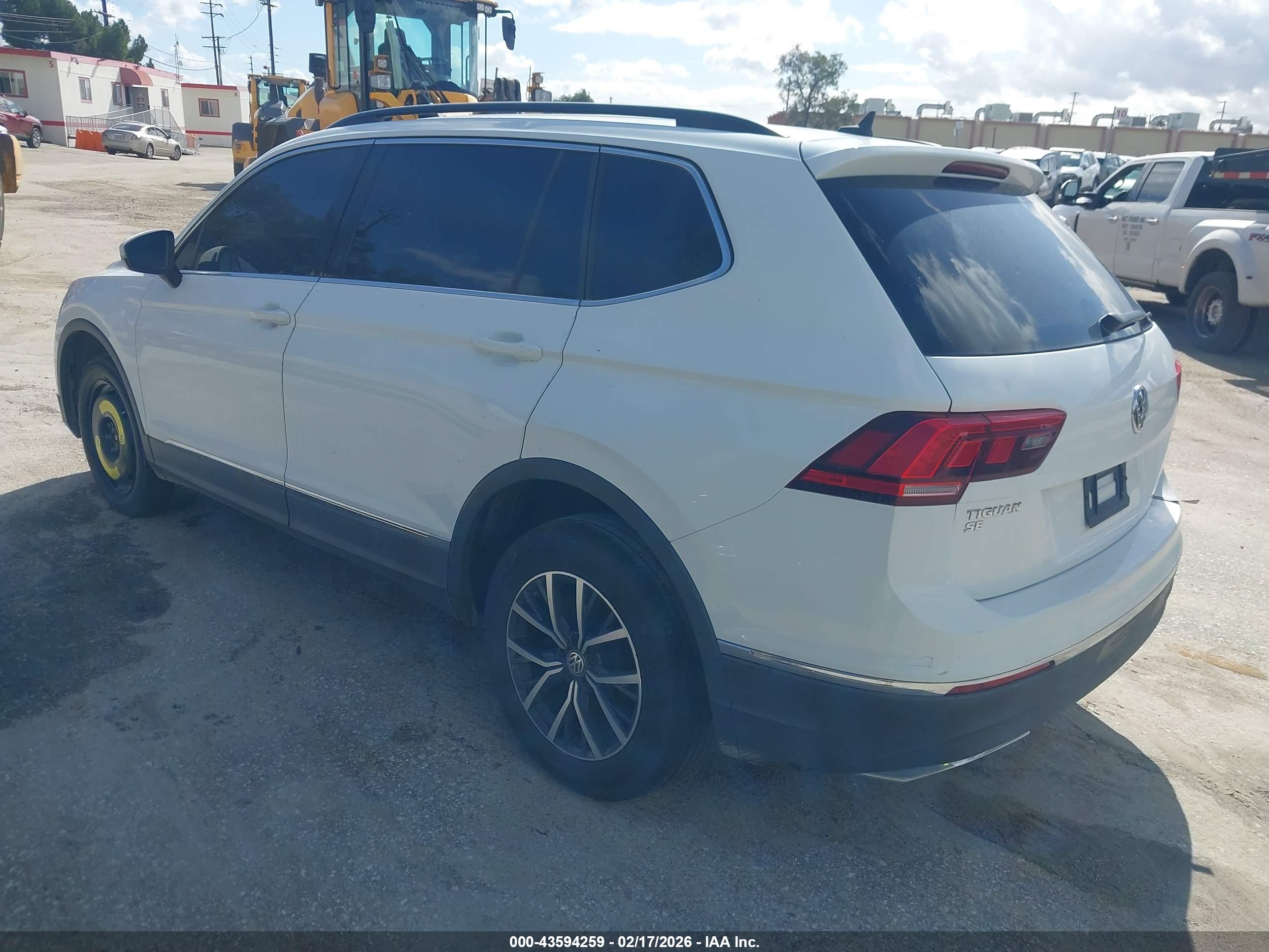 VOLKSWAGEN TIGUAN image 3