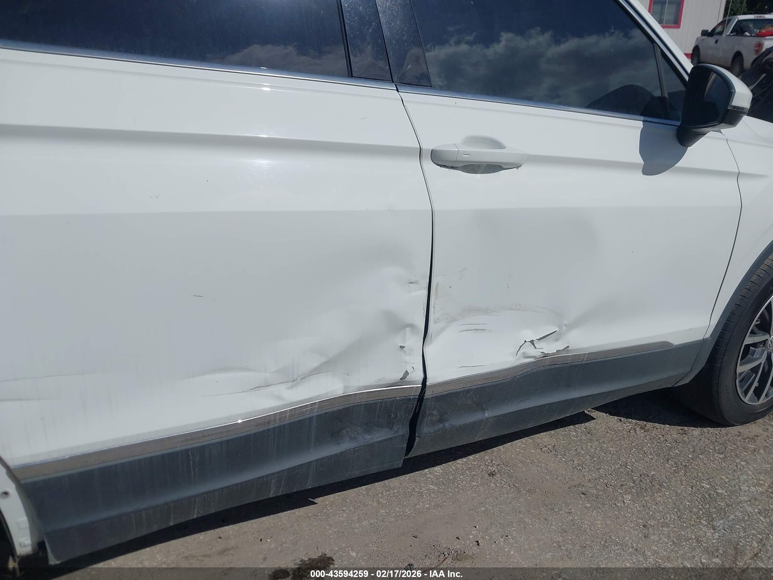 VOLKSWAGEN TIGUAN image 6