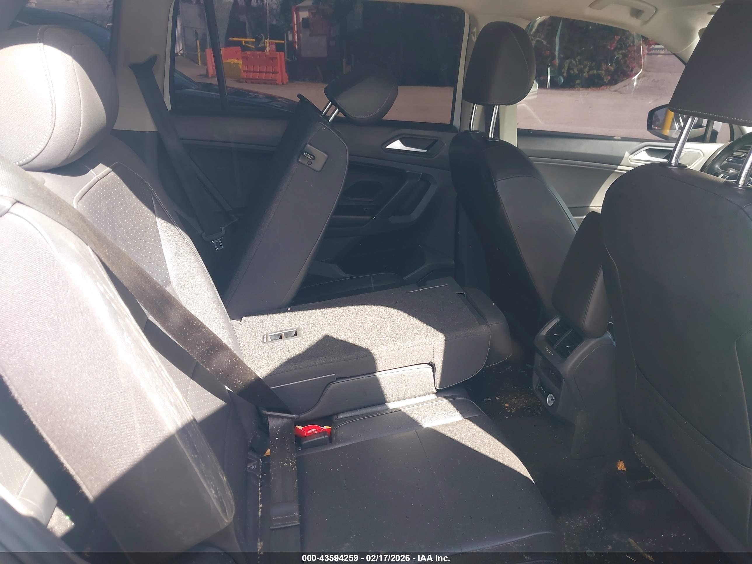VOLKSWAGEN TIGUAN image 8