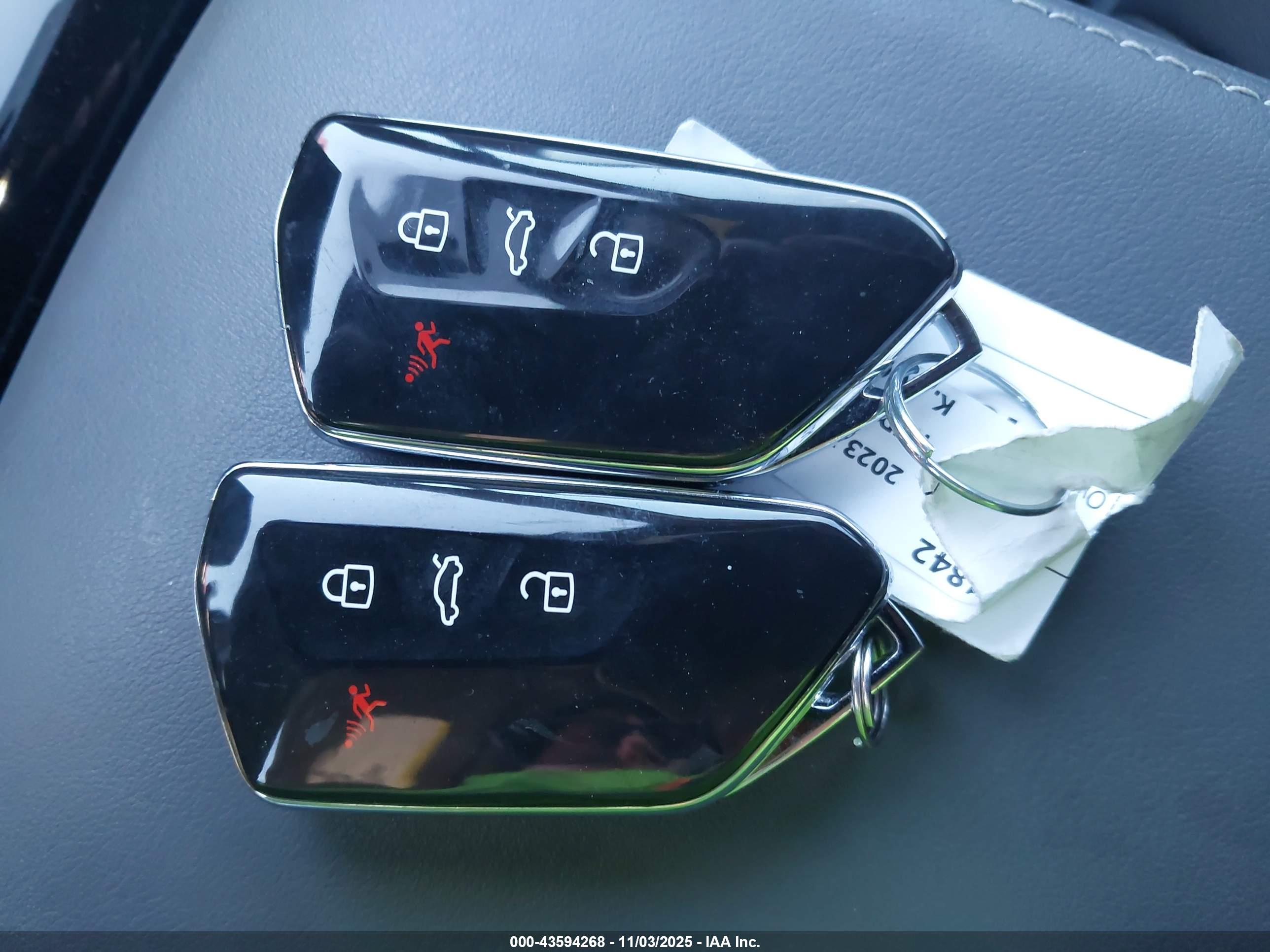 VOLKSWAGEN ID.4 image 11