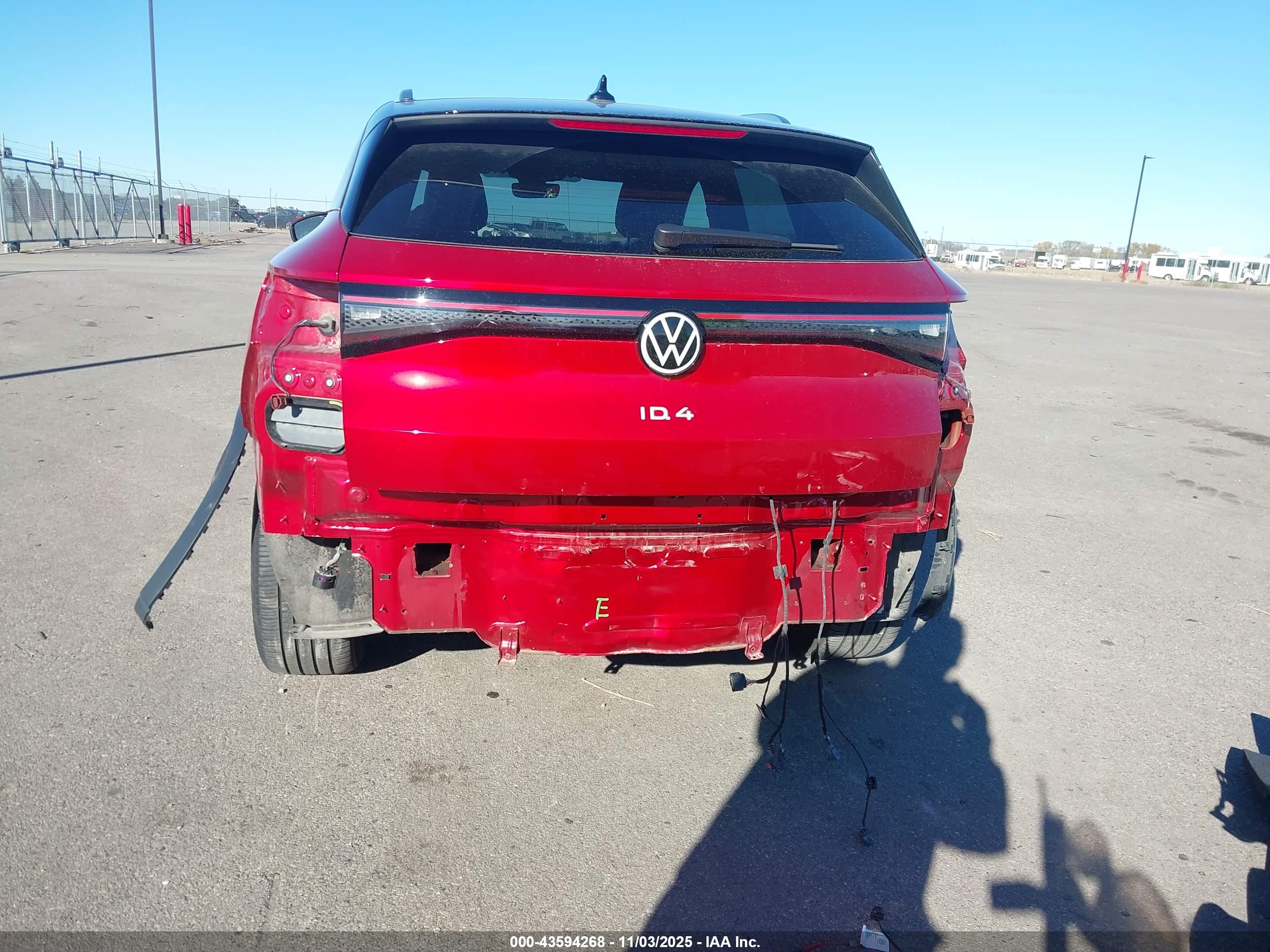 VOLKSWAGEN ID.4 image 6