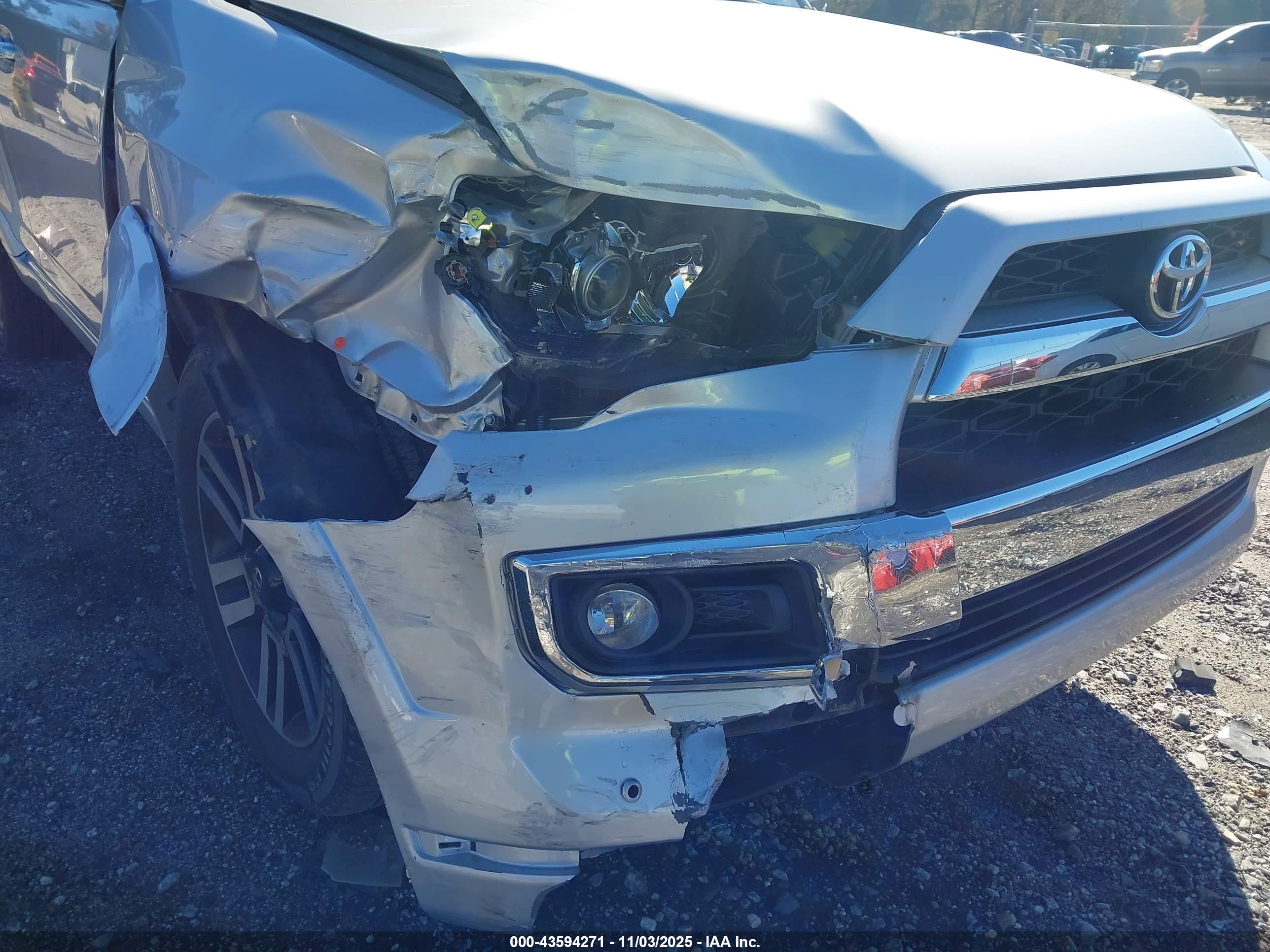 TOYOTA 4RUNNER image 6