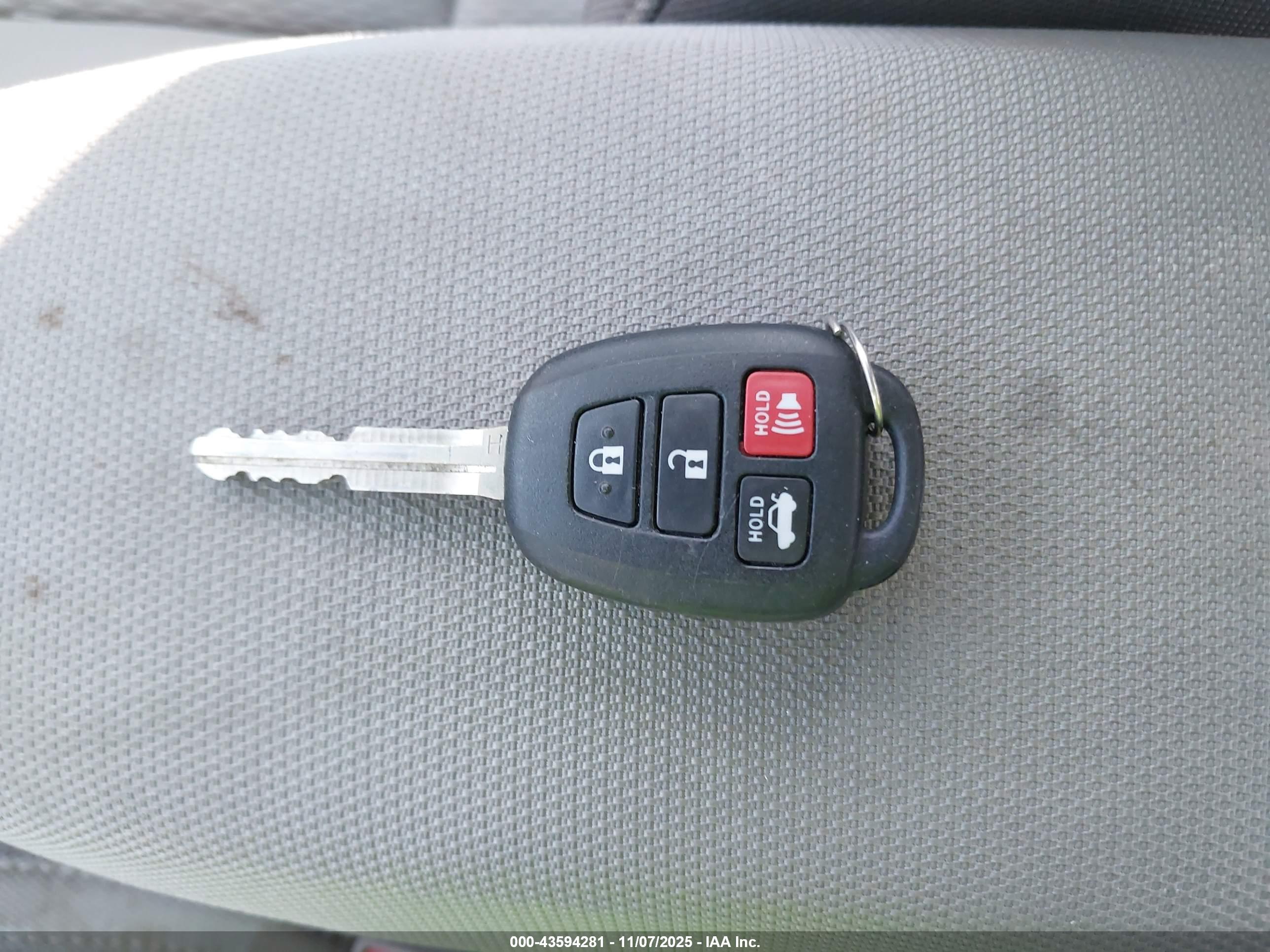 TOYOTA COROLLA image 11