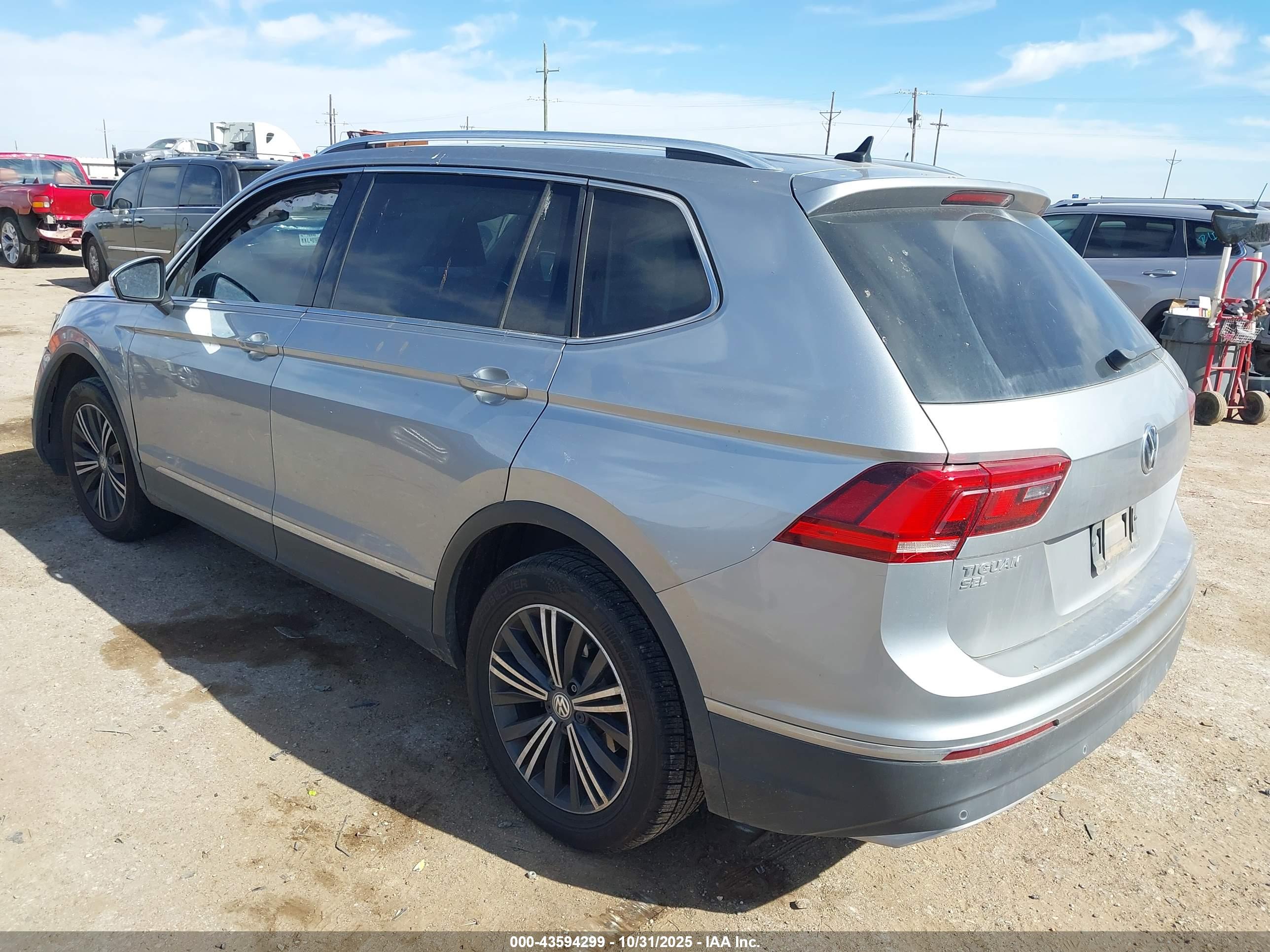 VOLKSWAGEN TIGUAN image 3