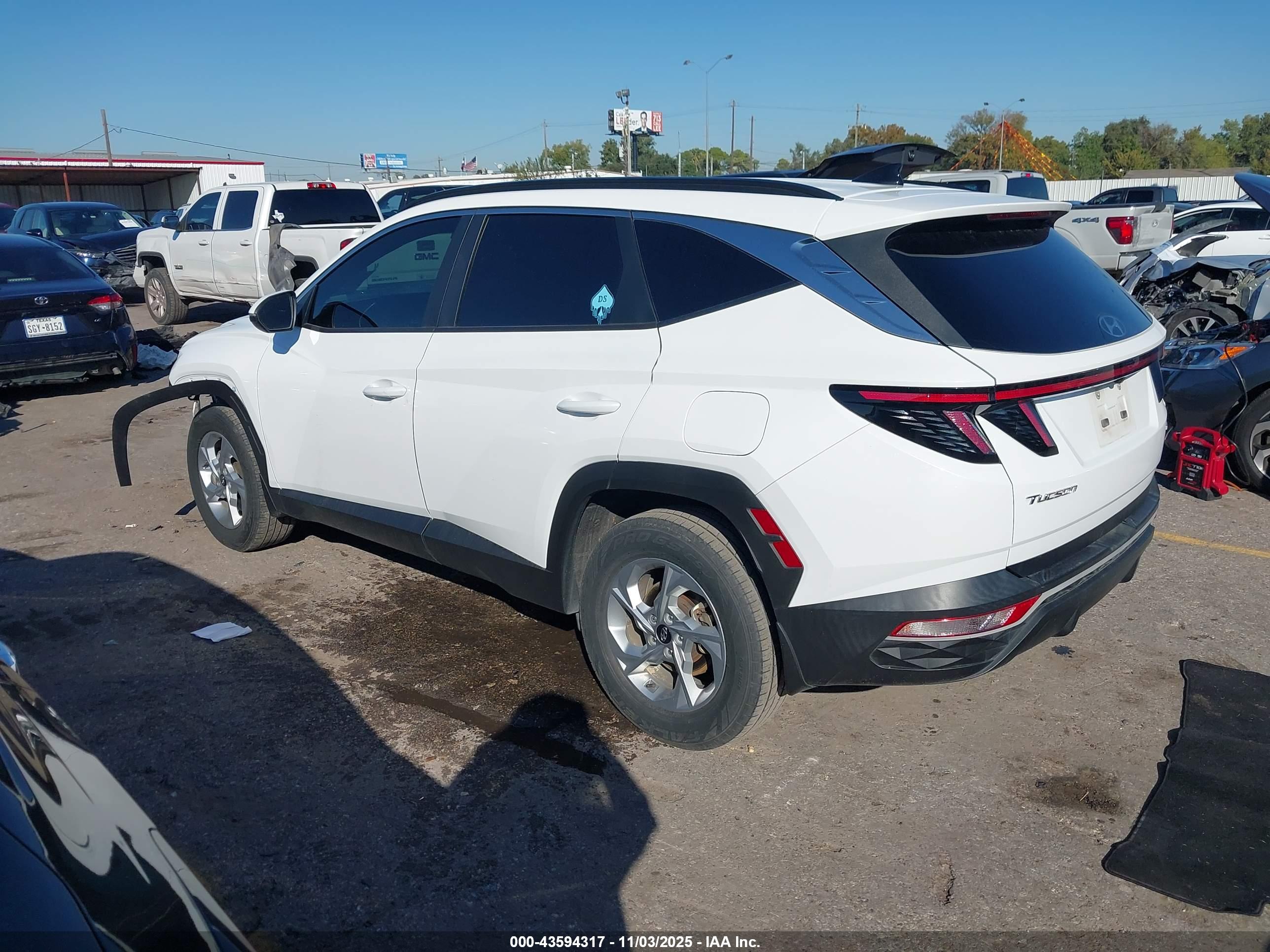 HYUNDAI TUCSON image 3