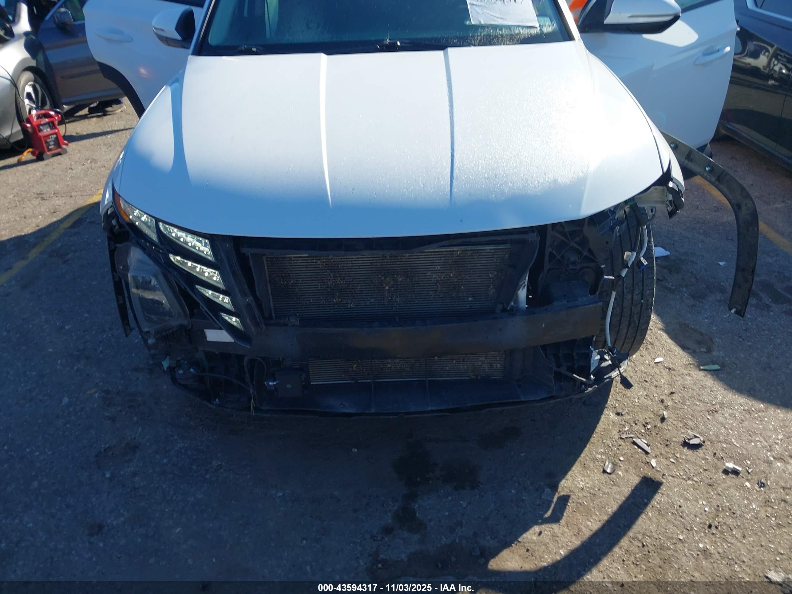 HYUNDAI TUCSON image 6