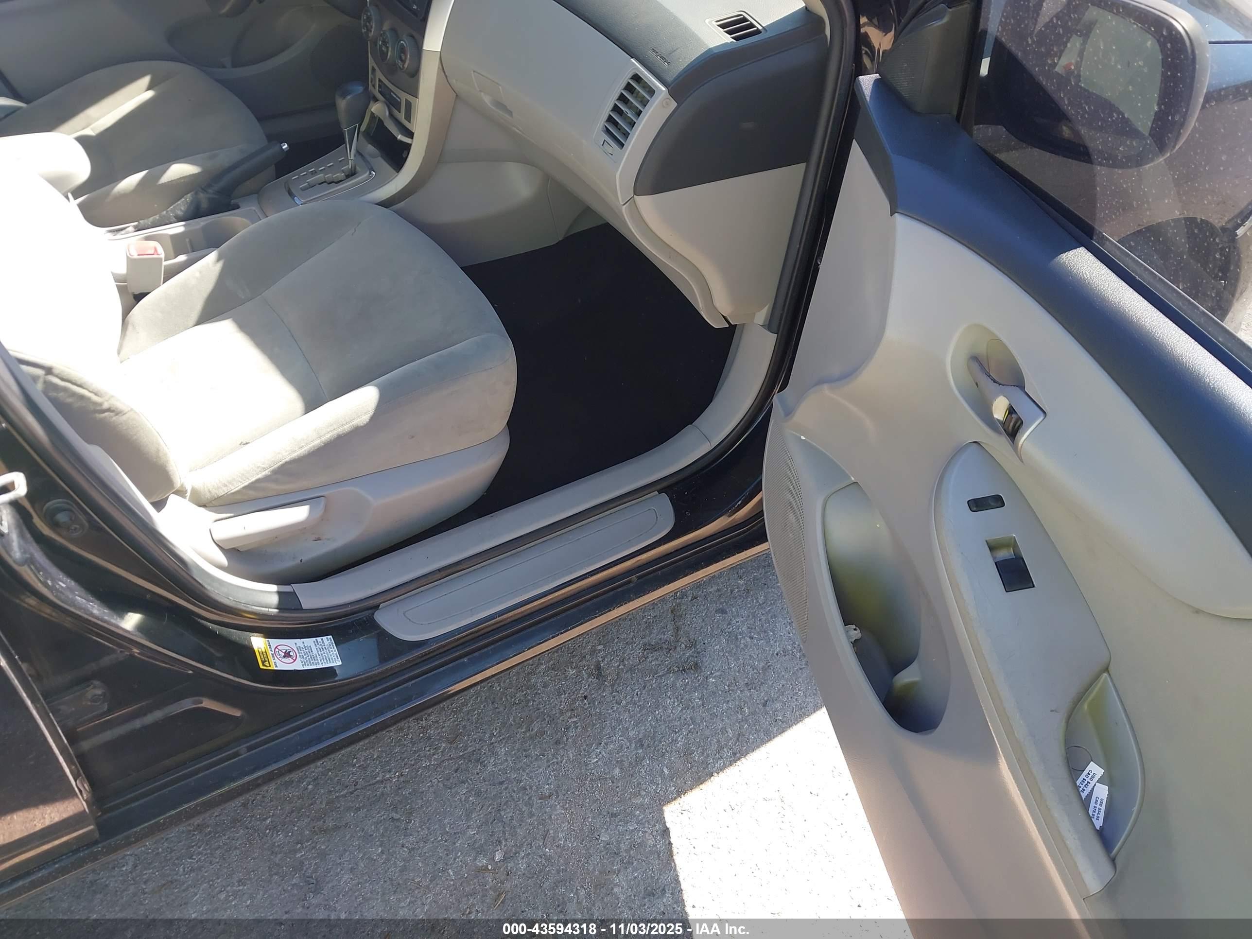 TOYOTA COROLLA image 5