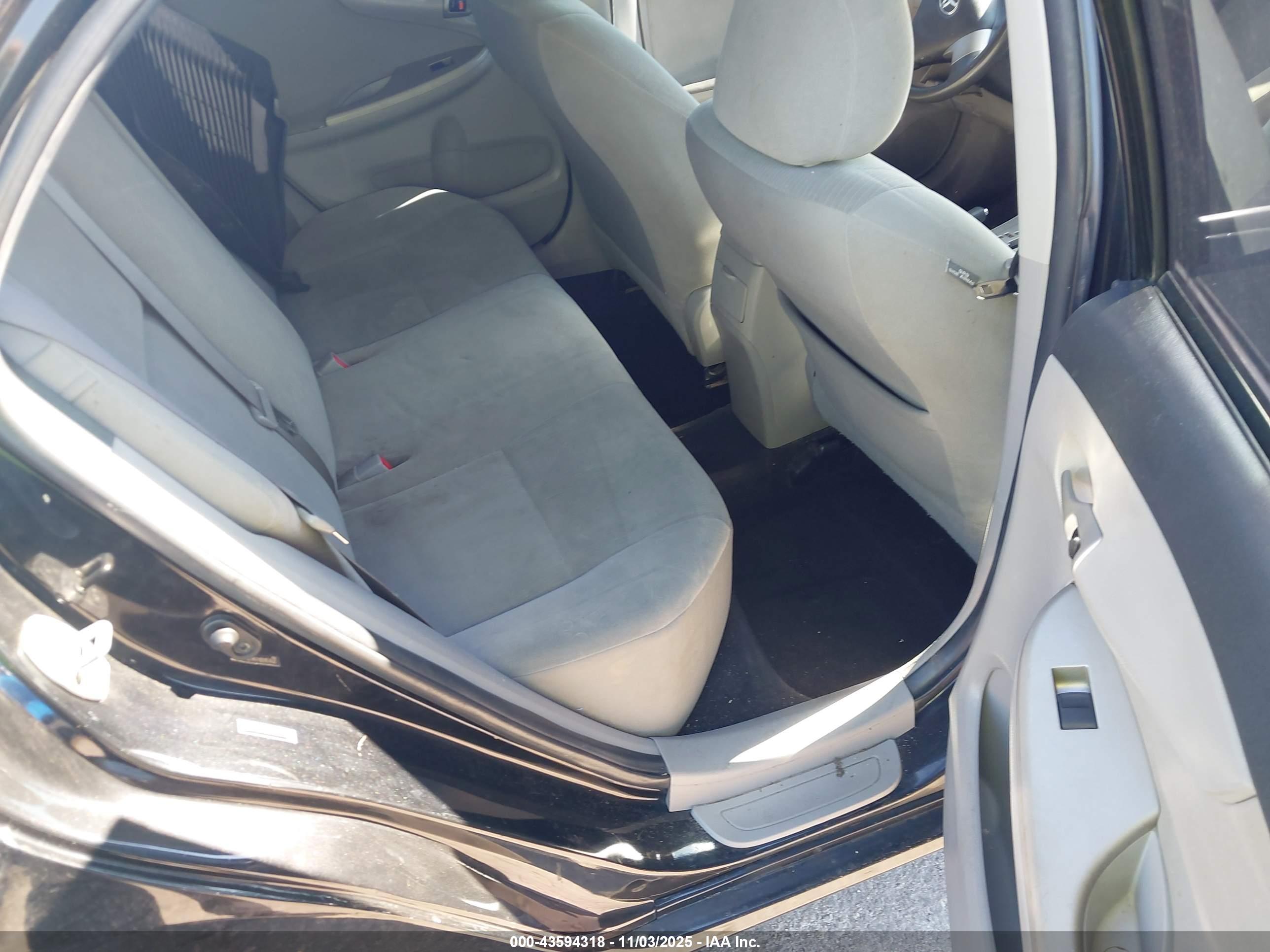 TOYOTA COROLLA image 8