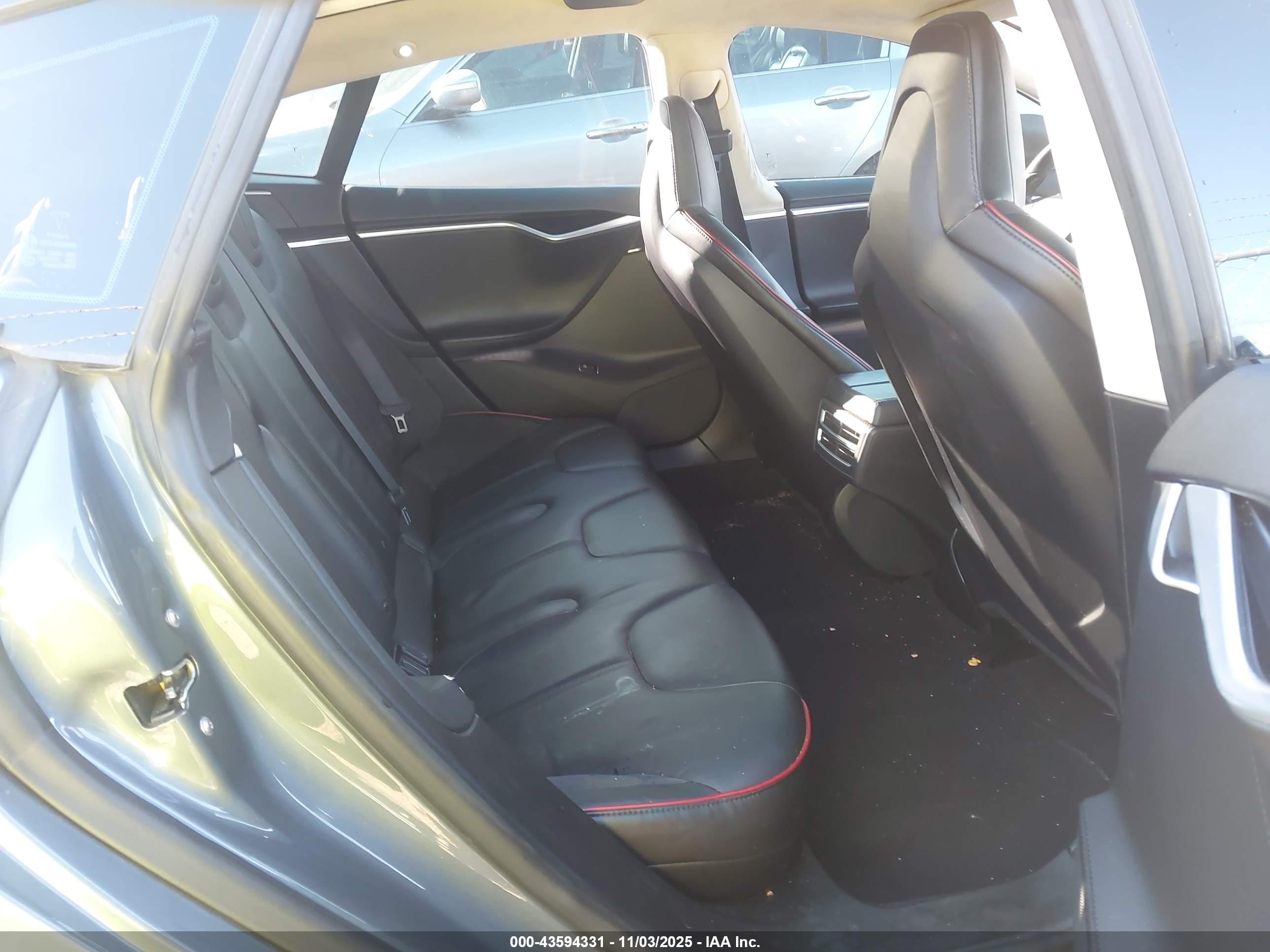 TESLA MODEL image 8