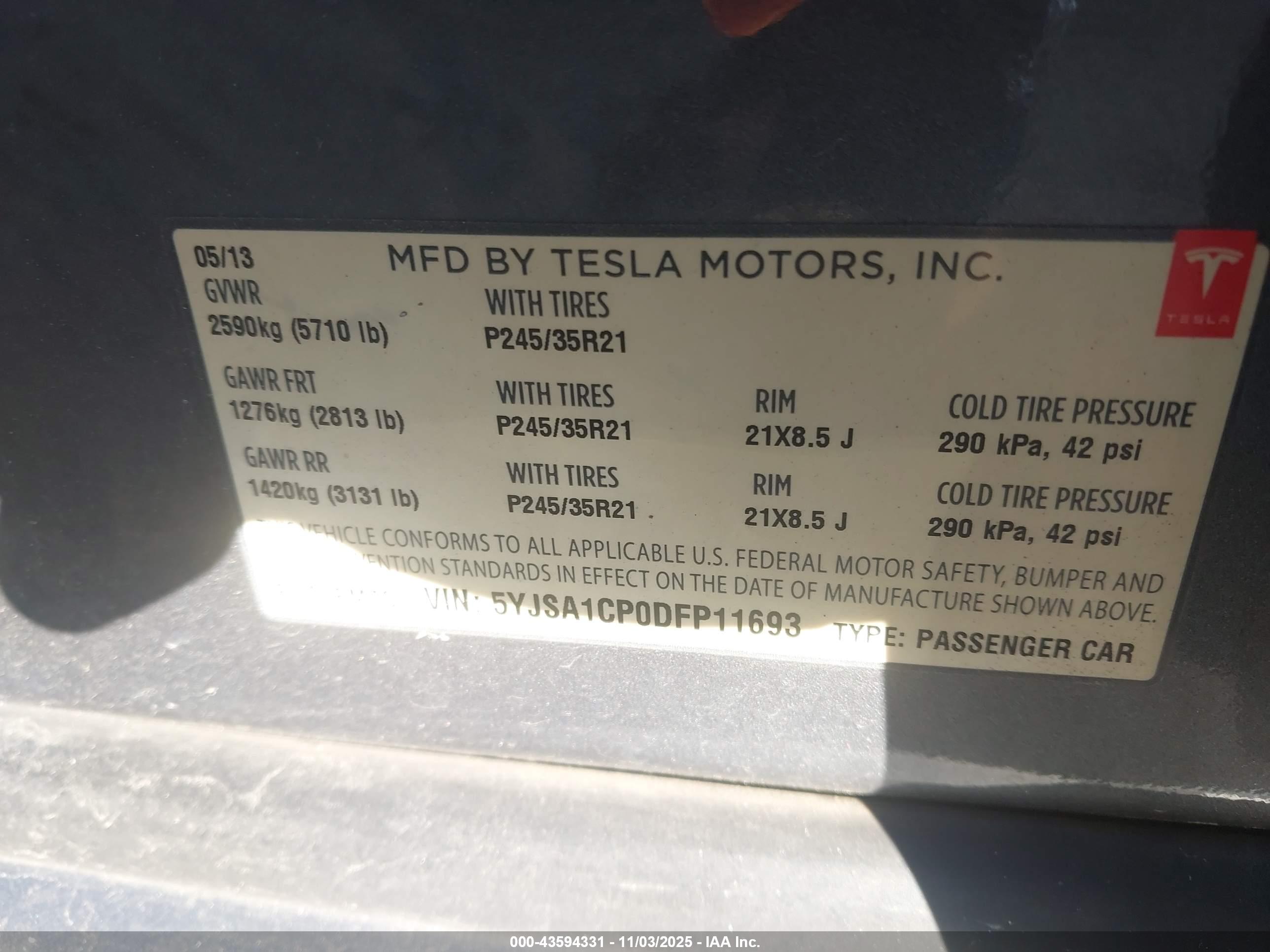 TESLA MODEL image 9