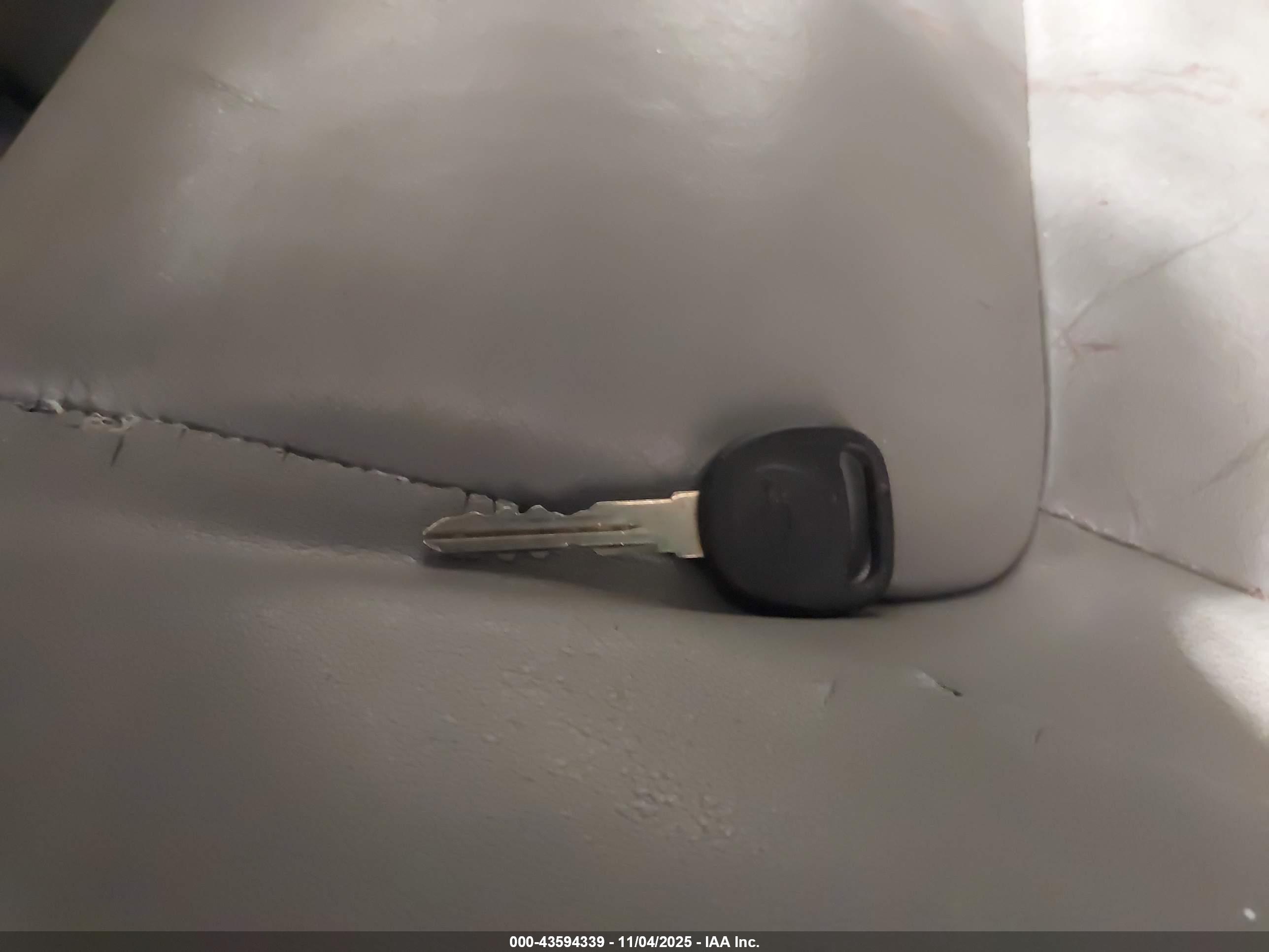 CHEVROLET EQUINOX image 11