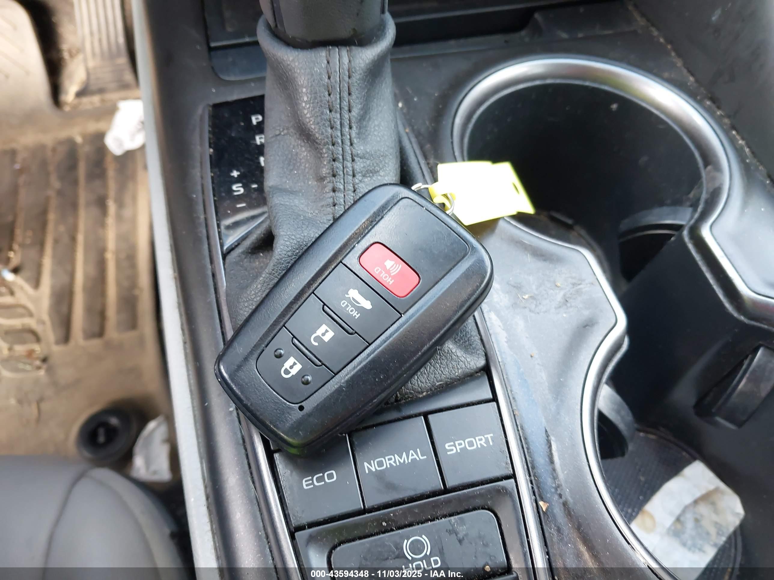TOYOTA CAMRY image 11