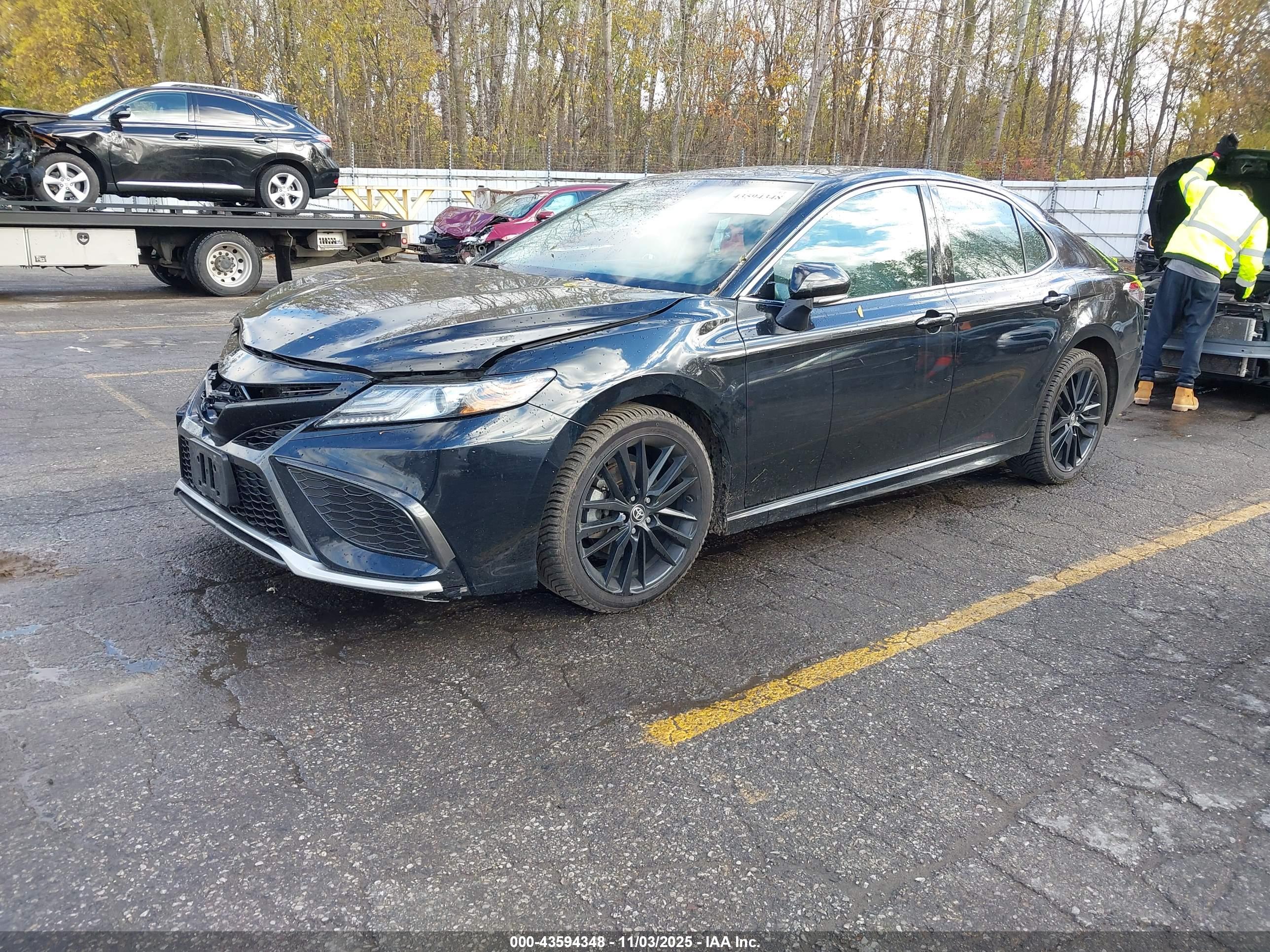 TOYOTA CAMRY image 2