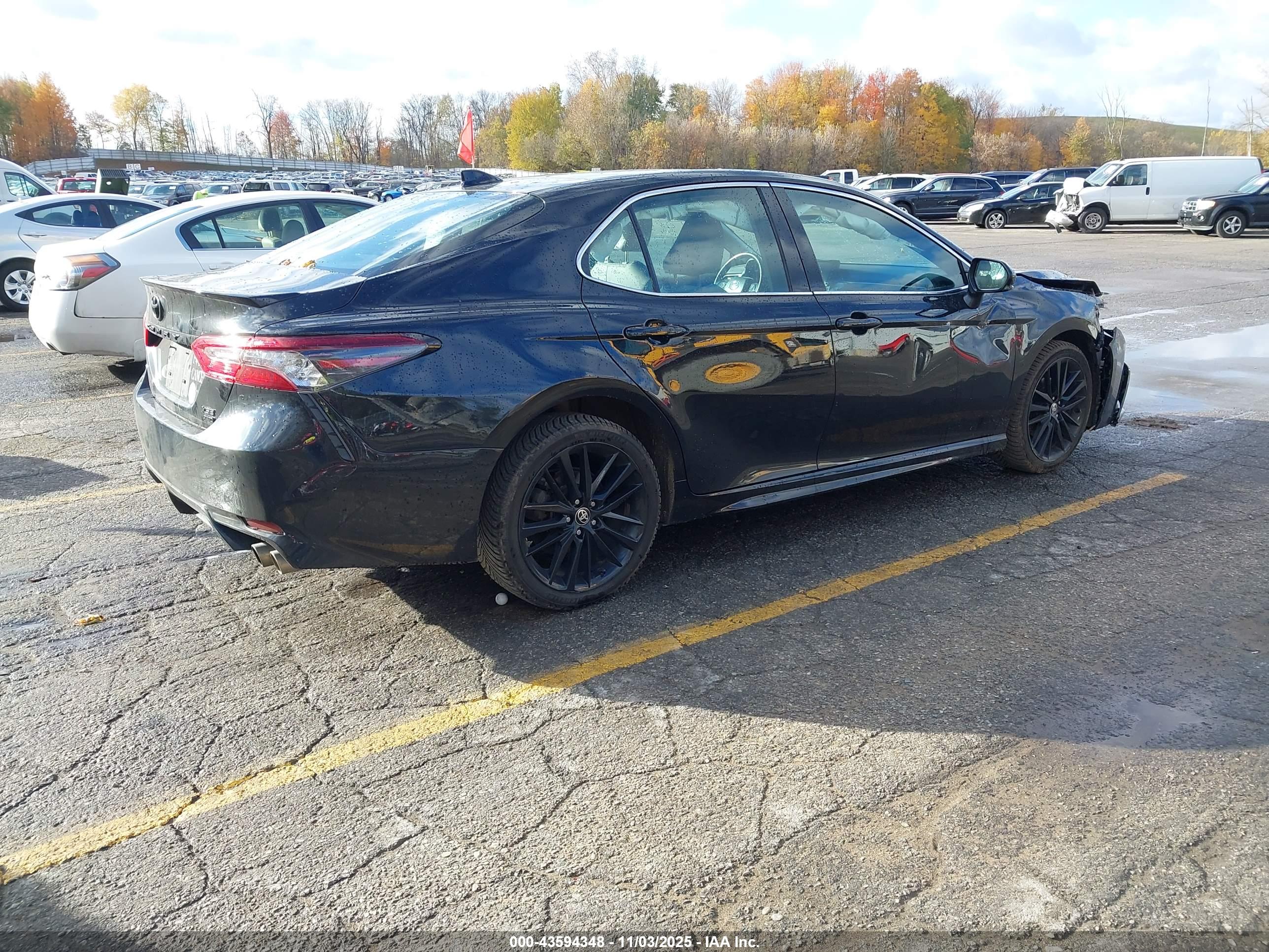 TOYOTA CAMRY image 4