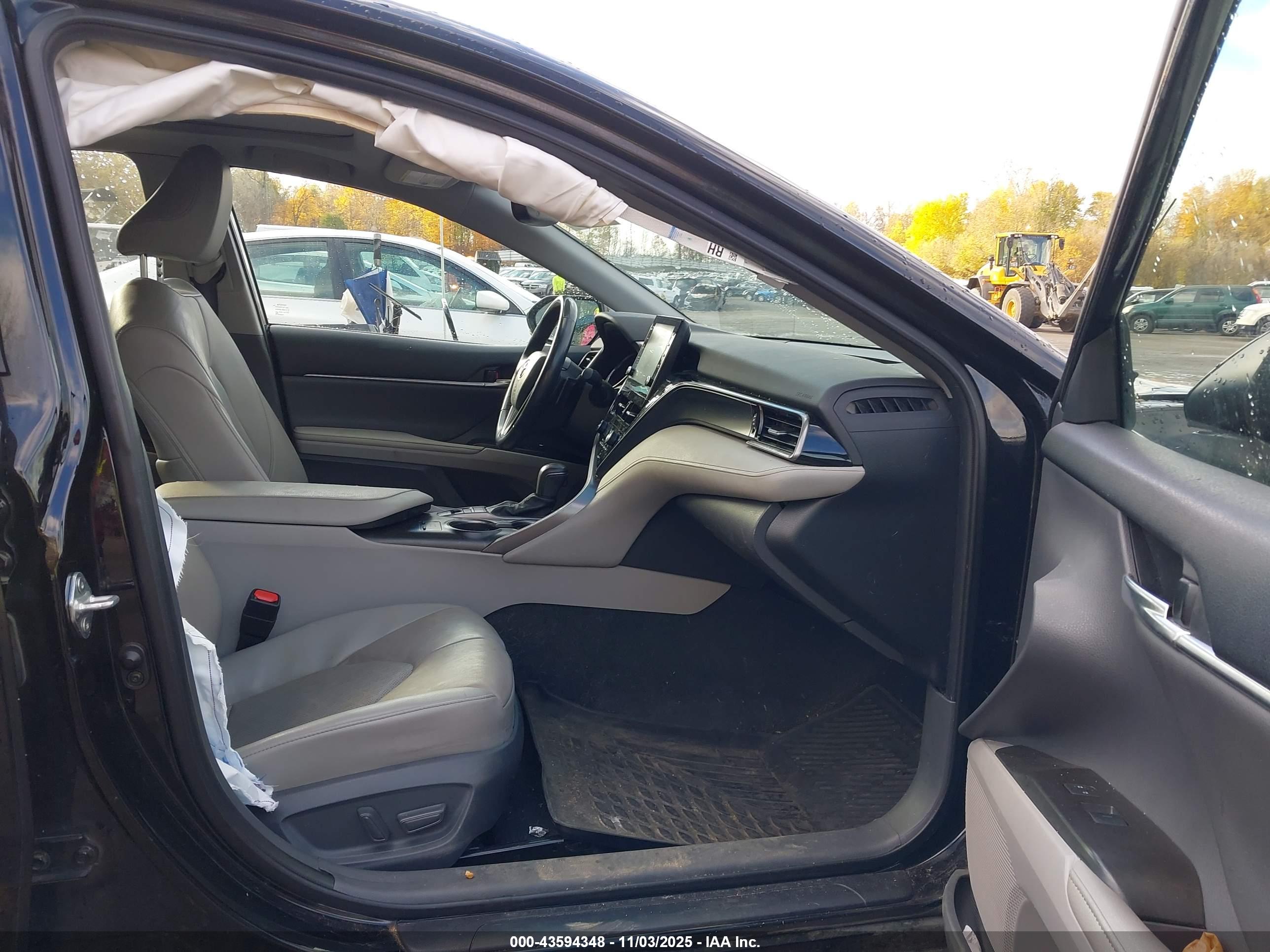 TOYOTA CAMRY image 5