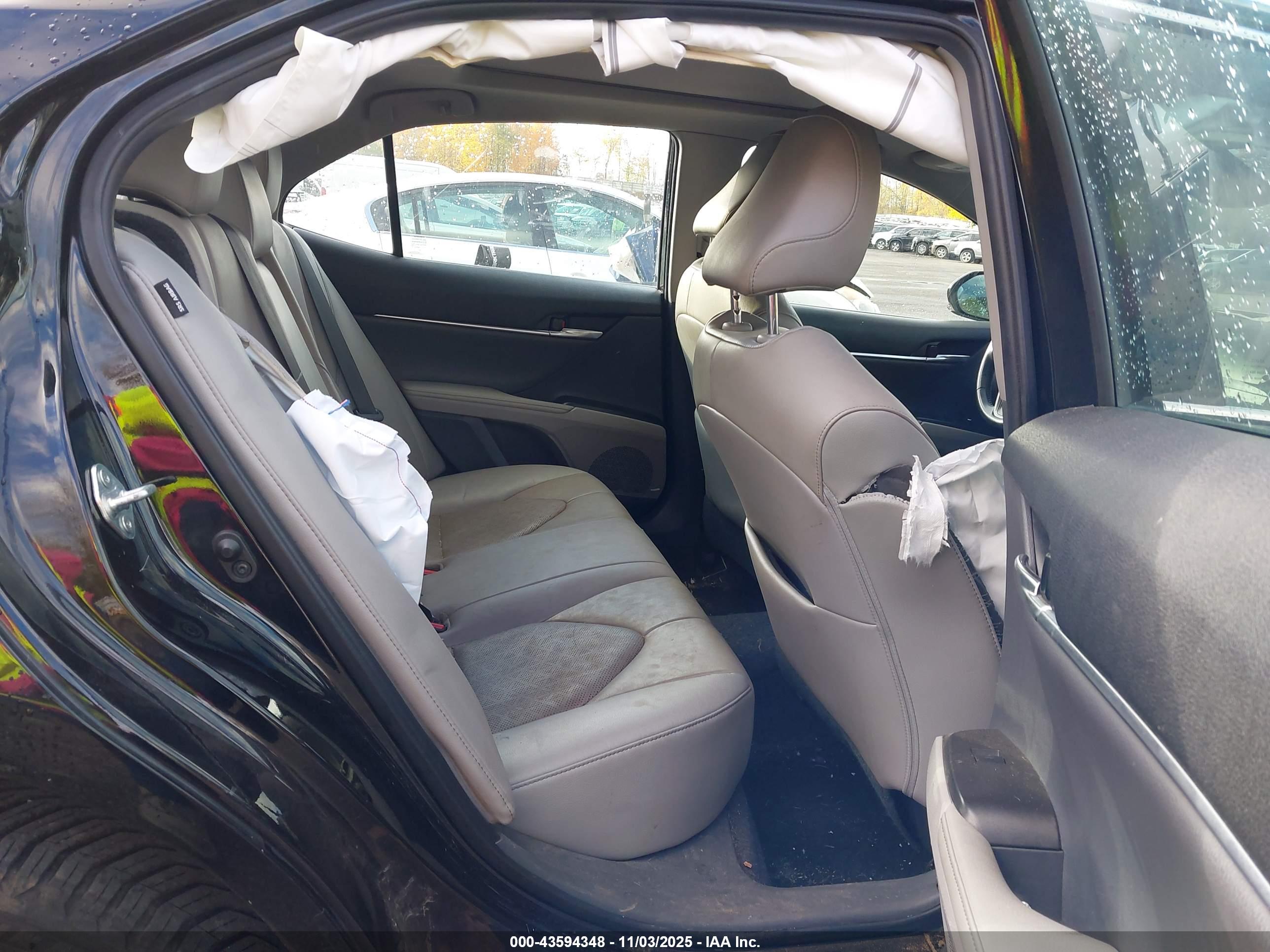 TOYOTA CAMRY image 8