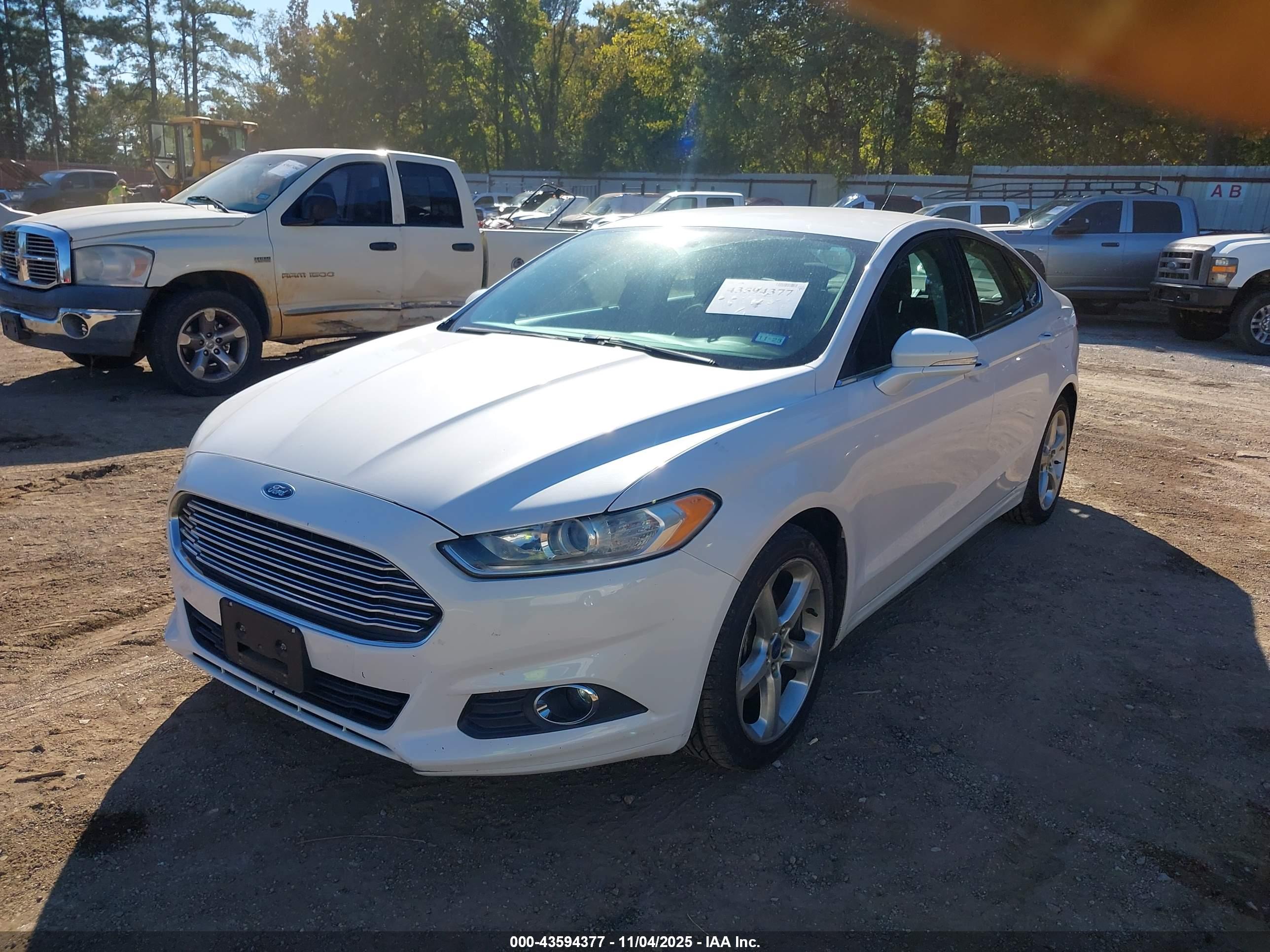 FORD FUSION image 2
