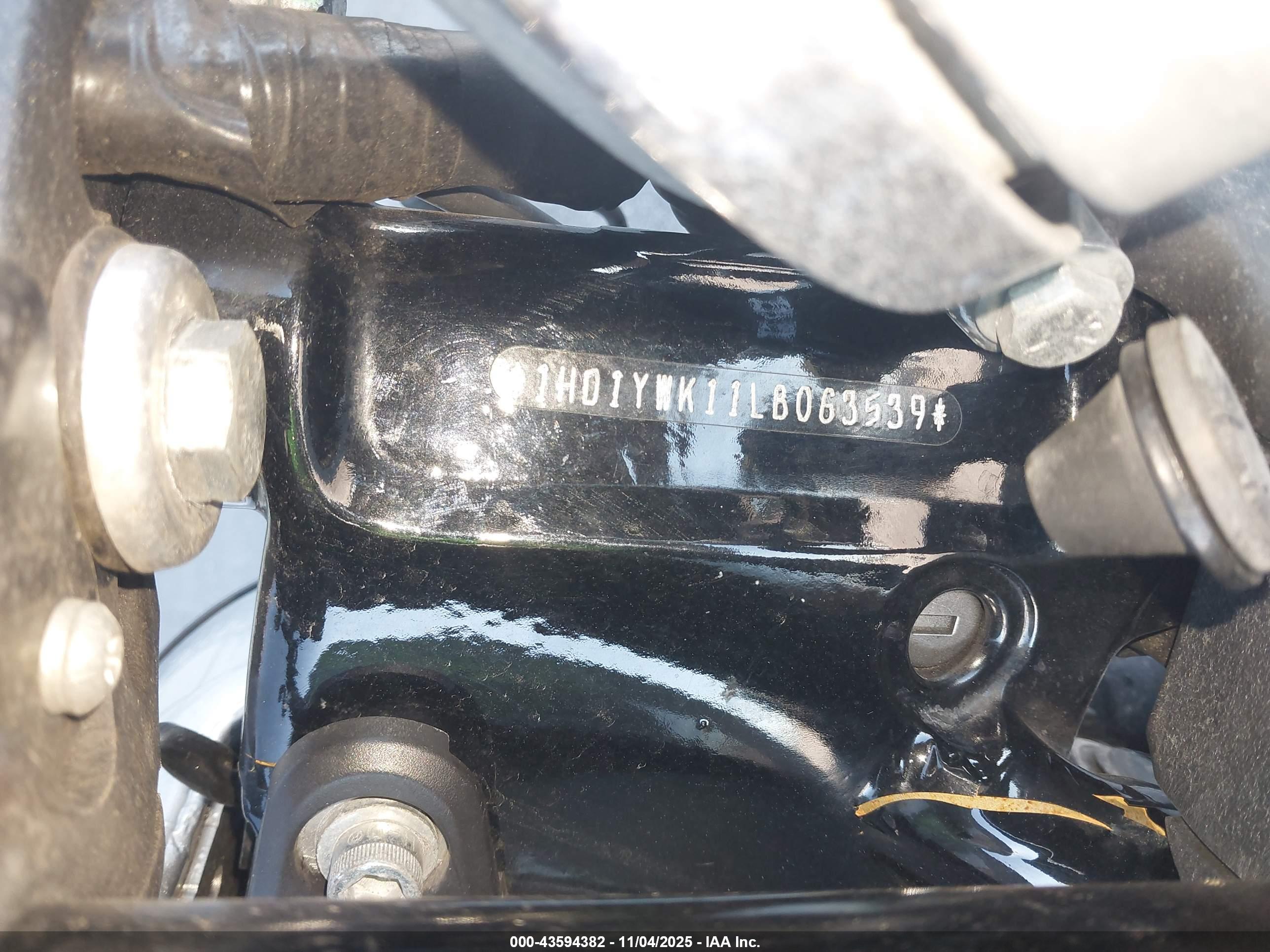HARLEY-DAVIDSON FXLRS image 10