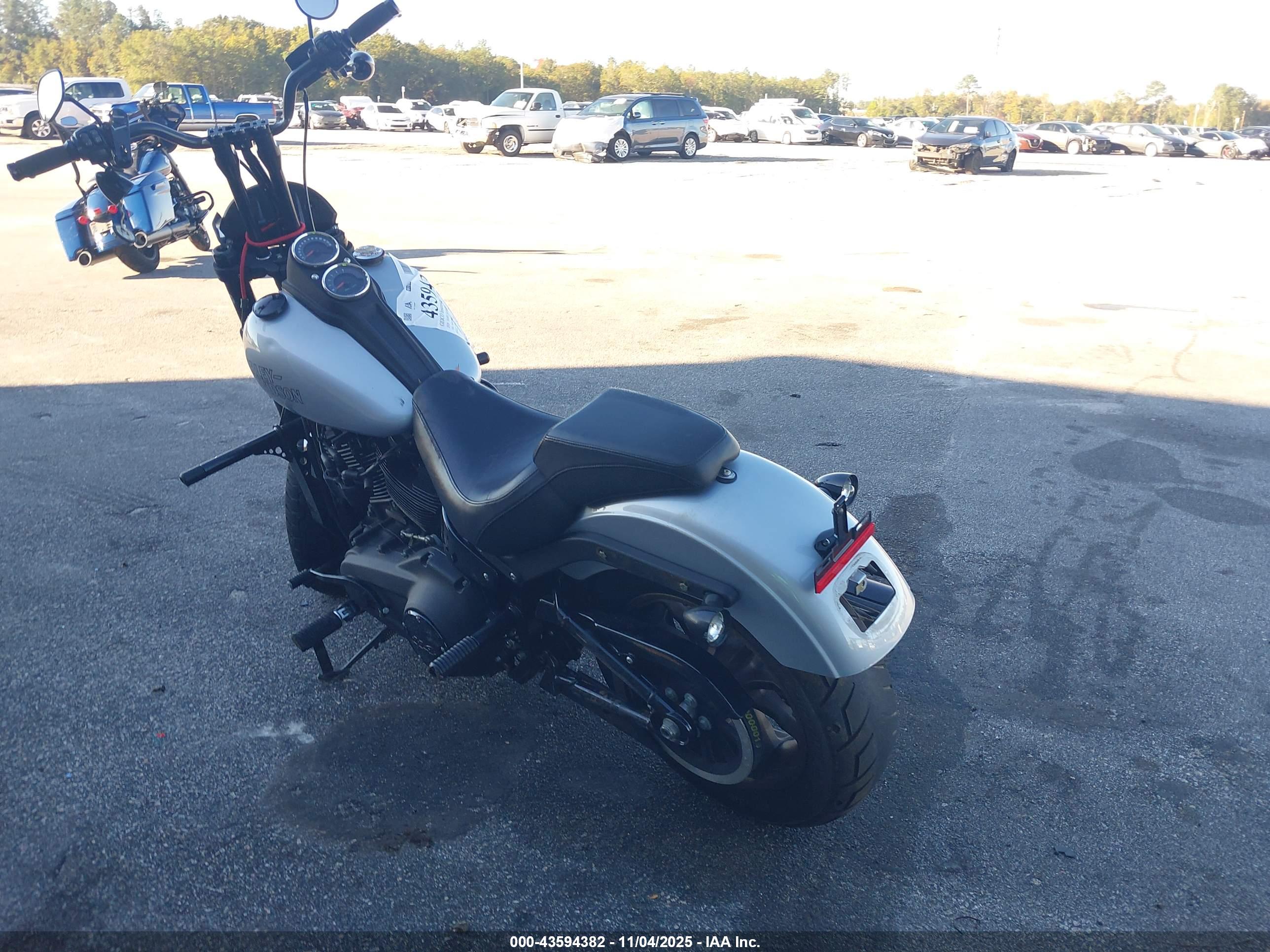 HARLEY-DAVIDSON FXLRS image 3
