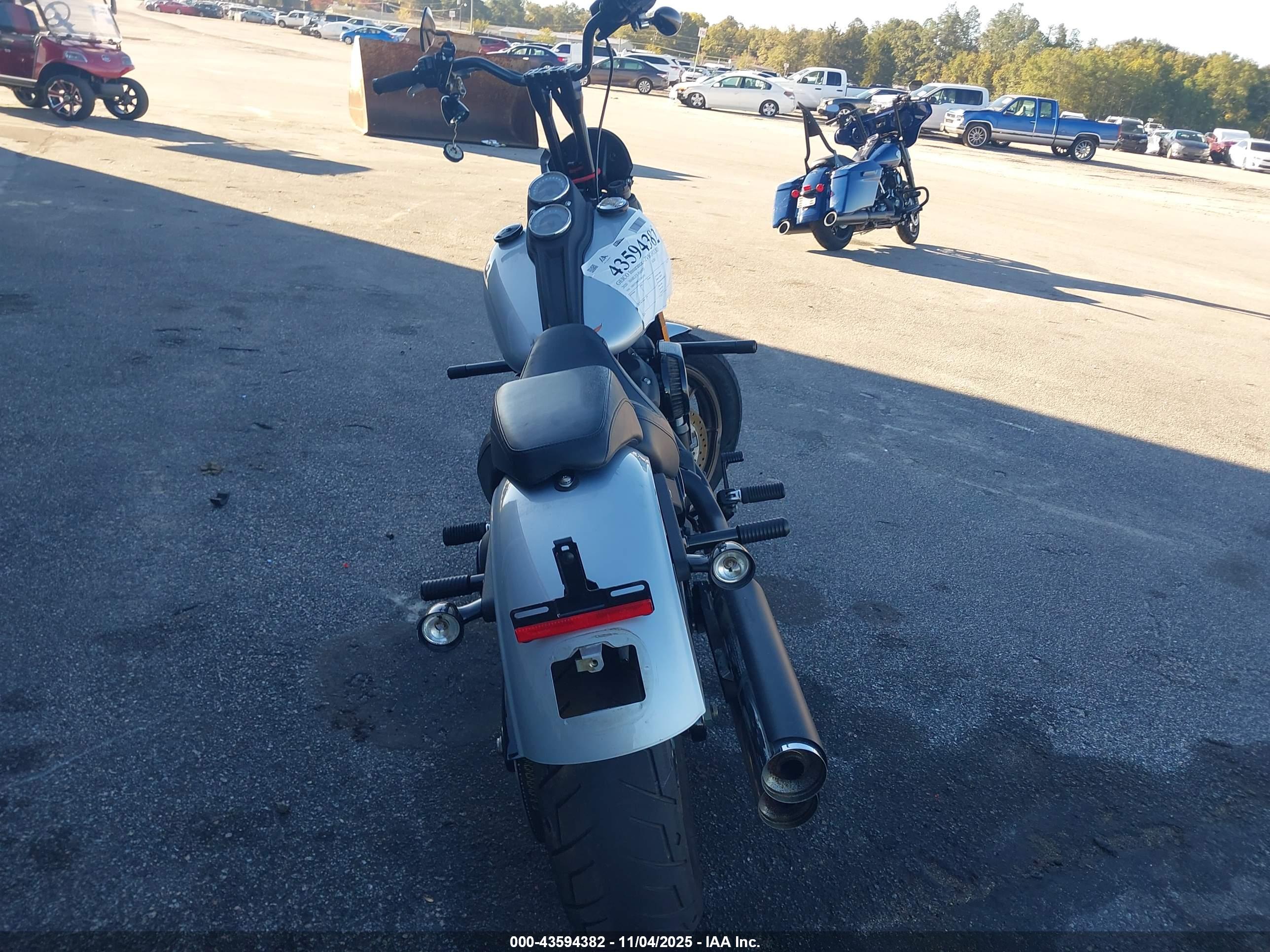 HARLEY-DAVIDSON FXLRS image 6