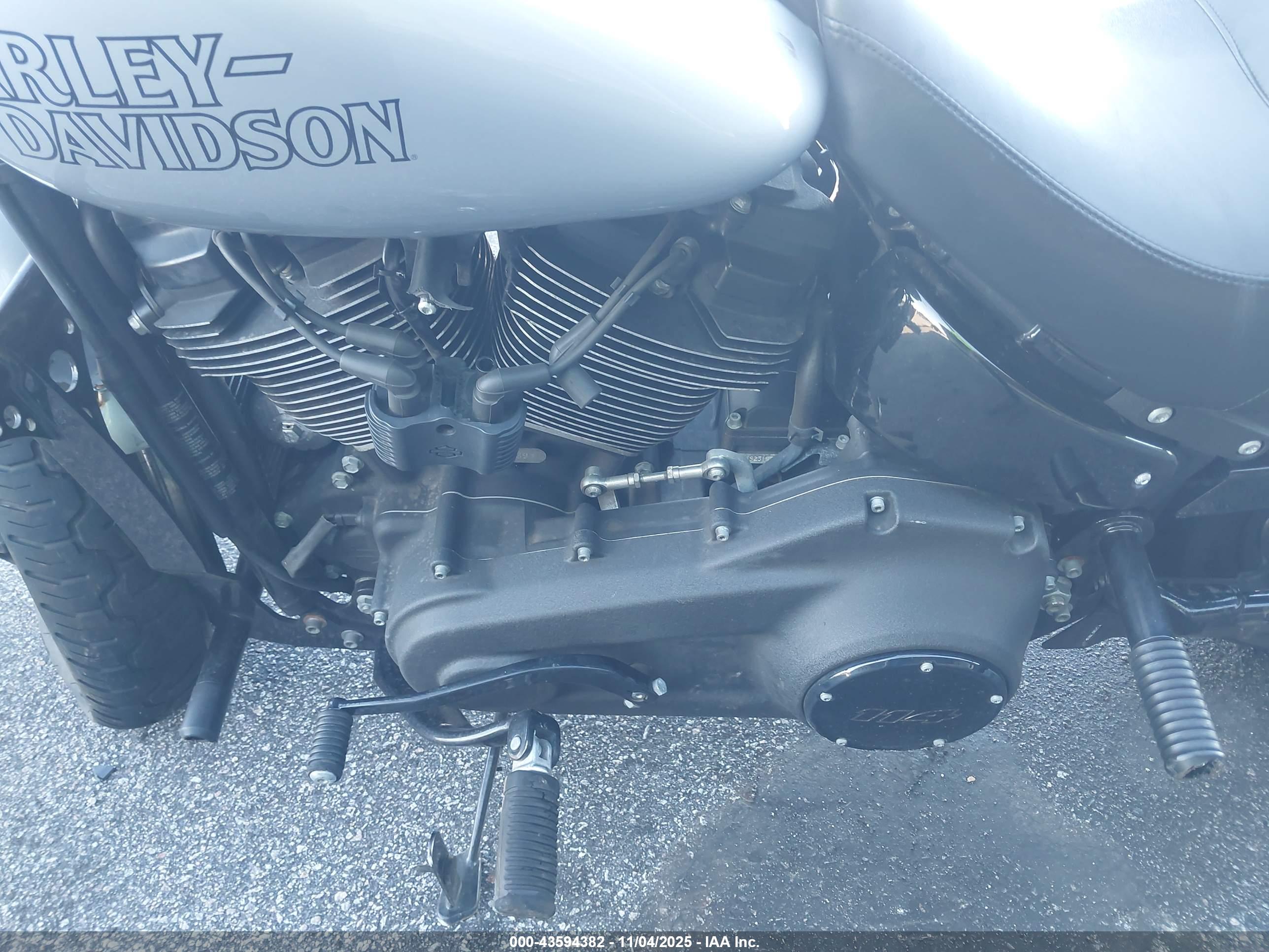 HARLEY-DAVIDSON FXLRS image 9
