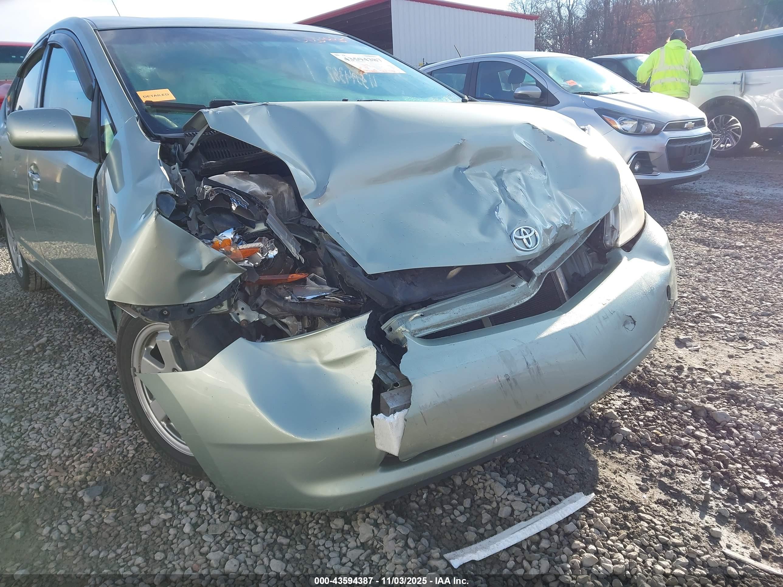 TOYOTA PRIUS image 6