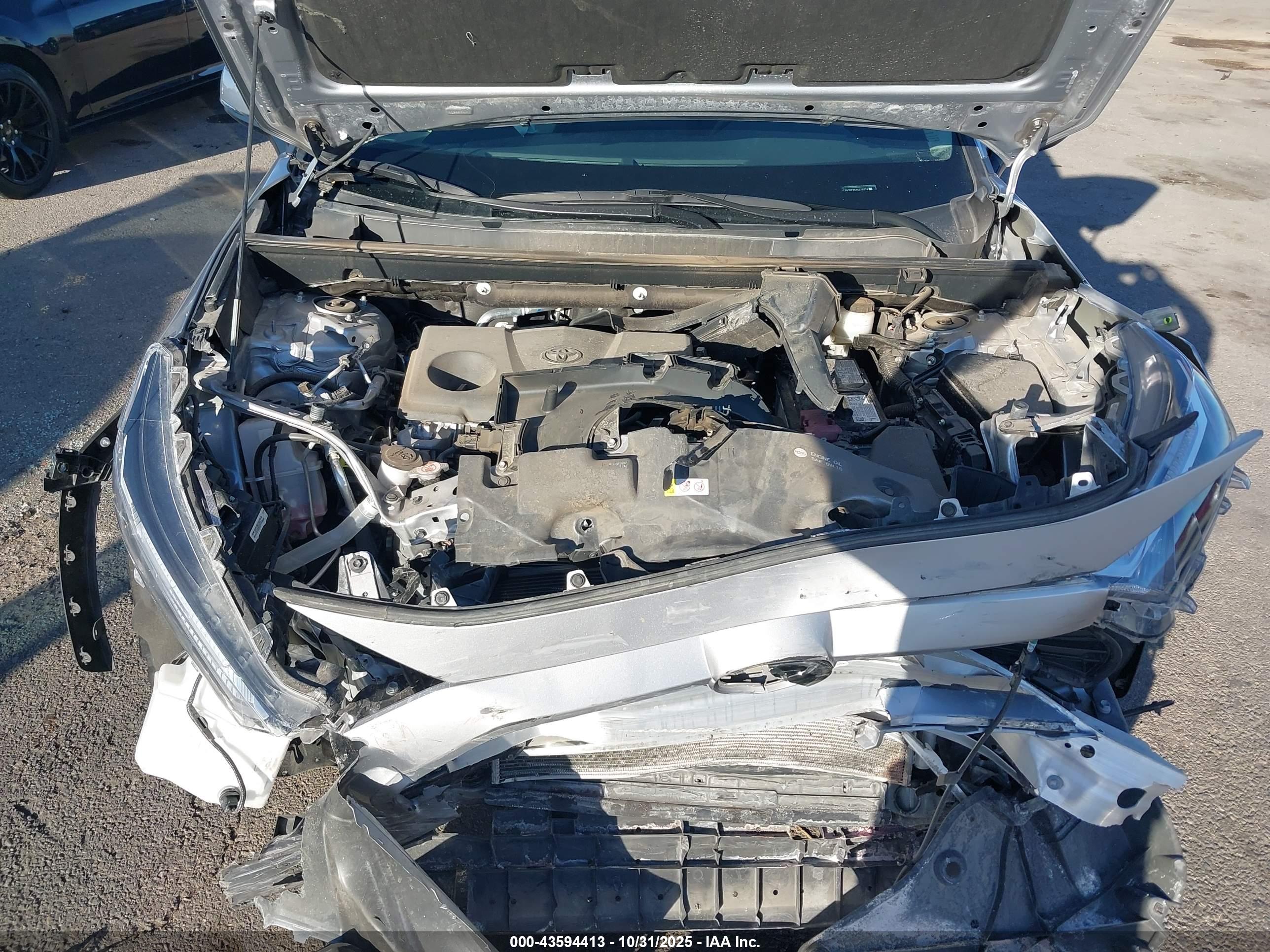 TOYOTA RAV4 image 10