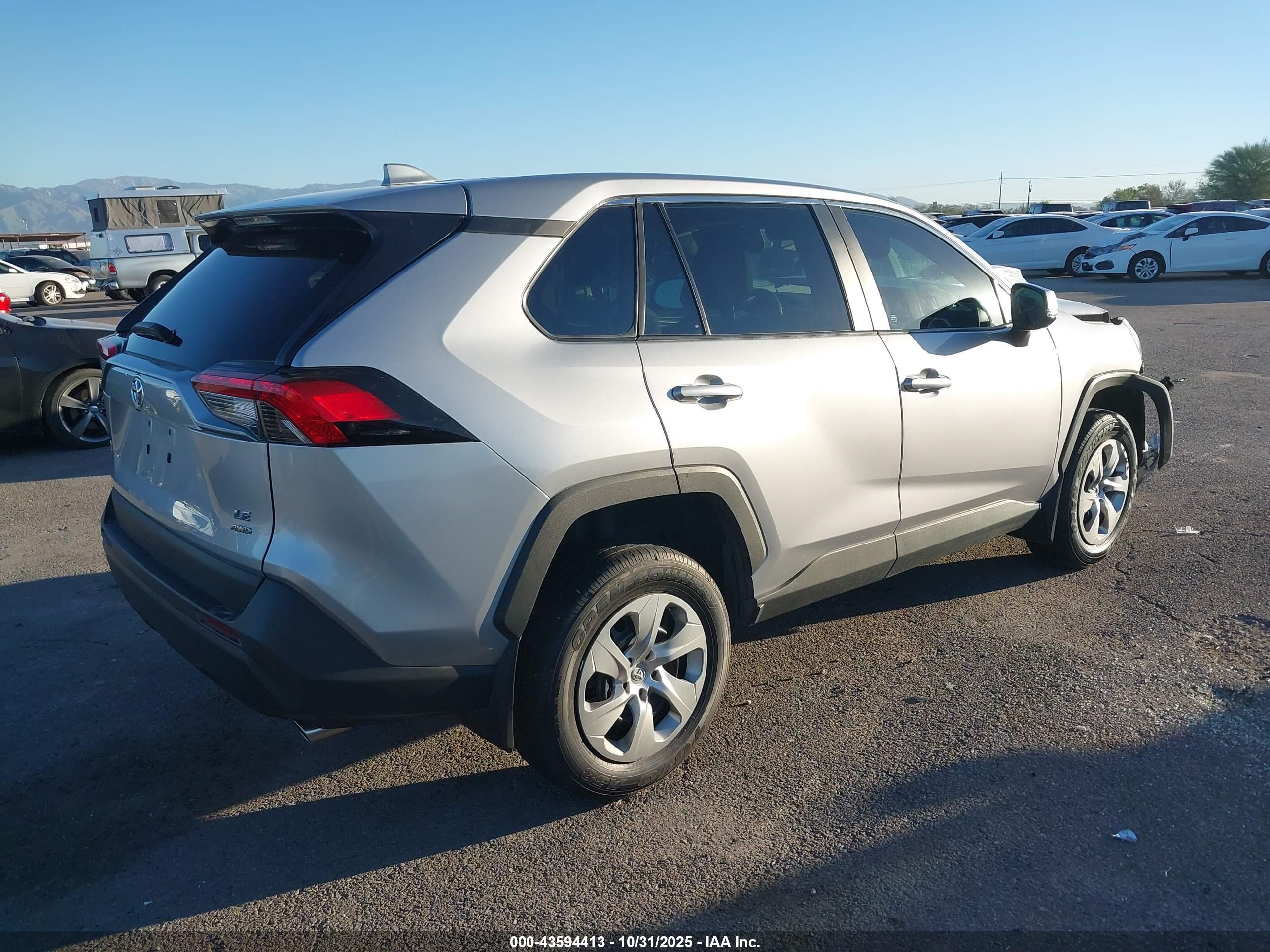 TOYOTA RAV4 image 4