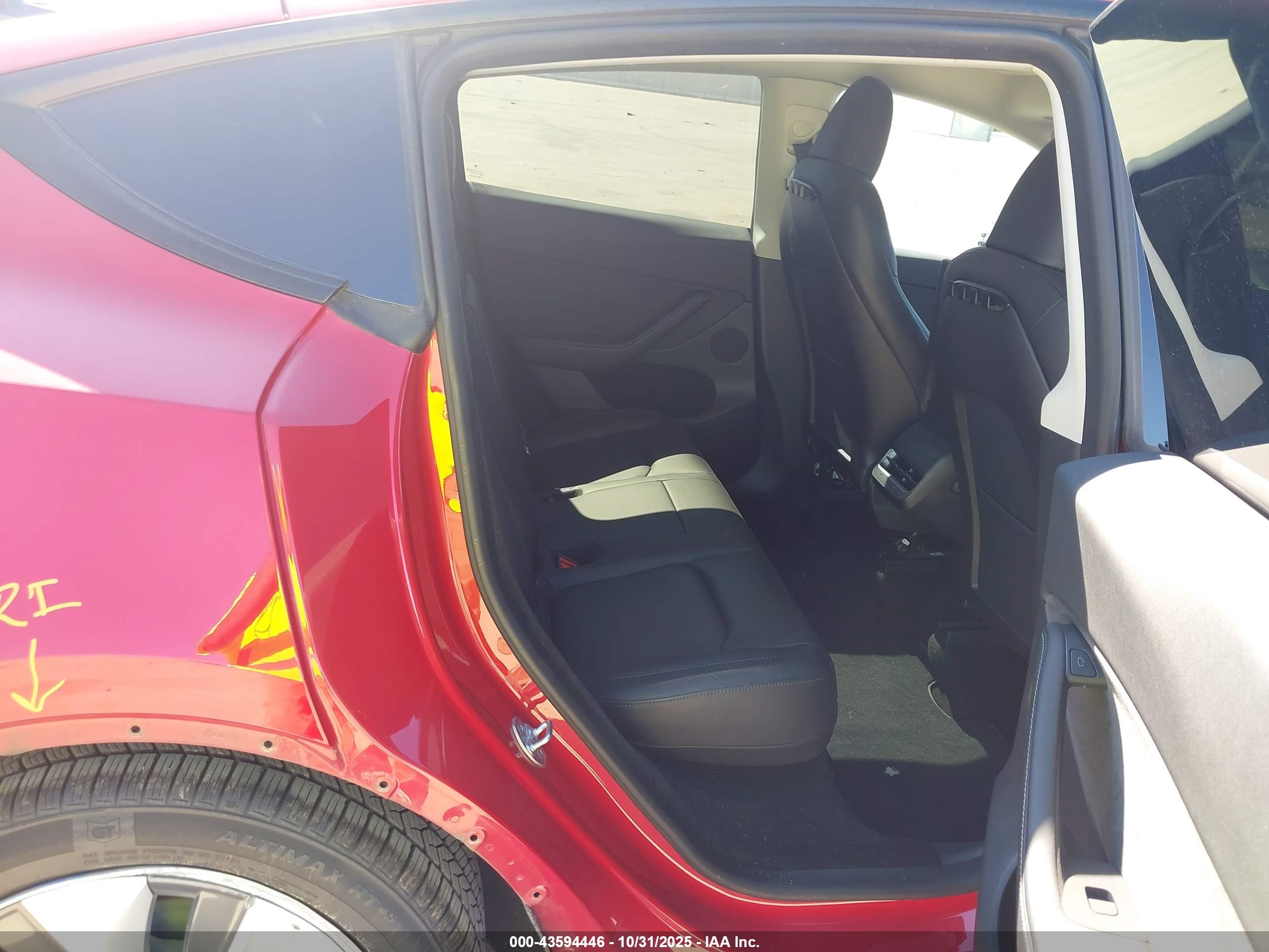 TESLA MODEL image 8