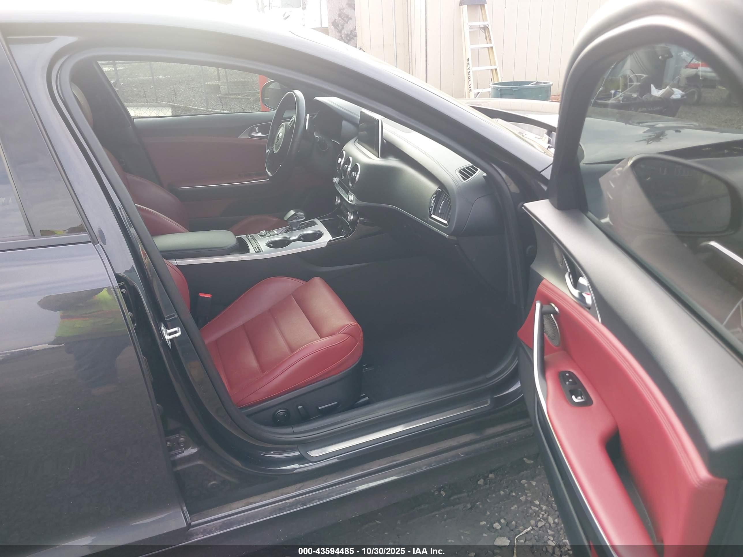 KIA STINGER image 5