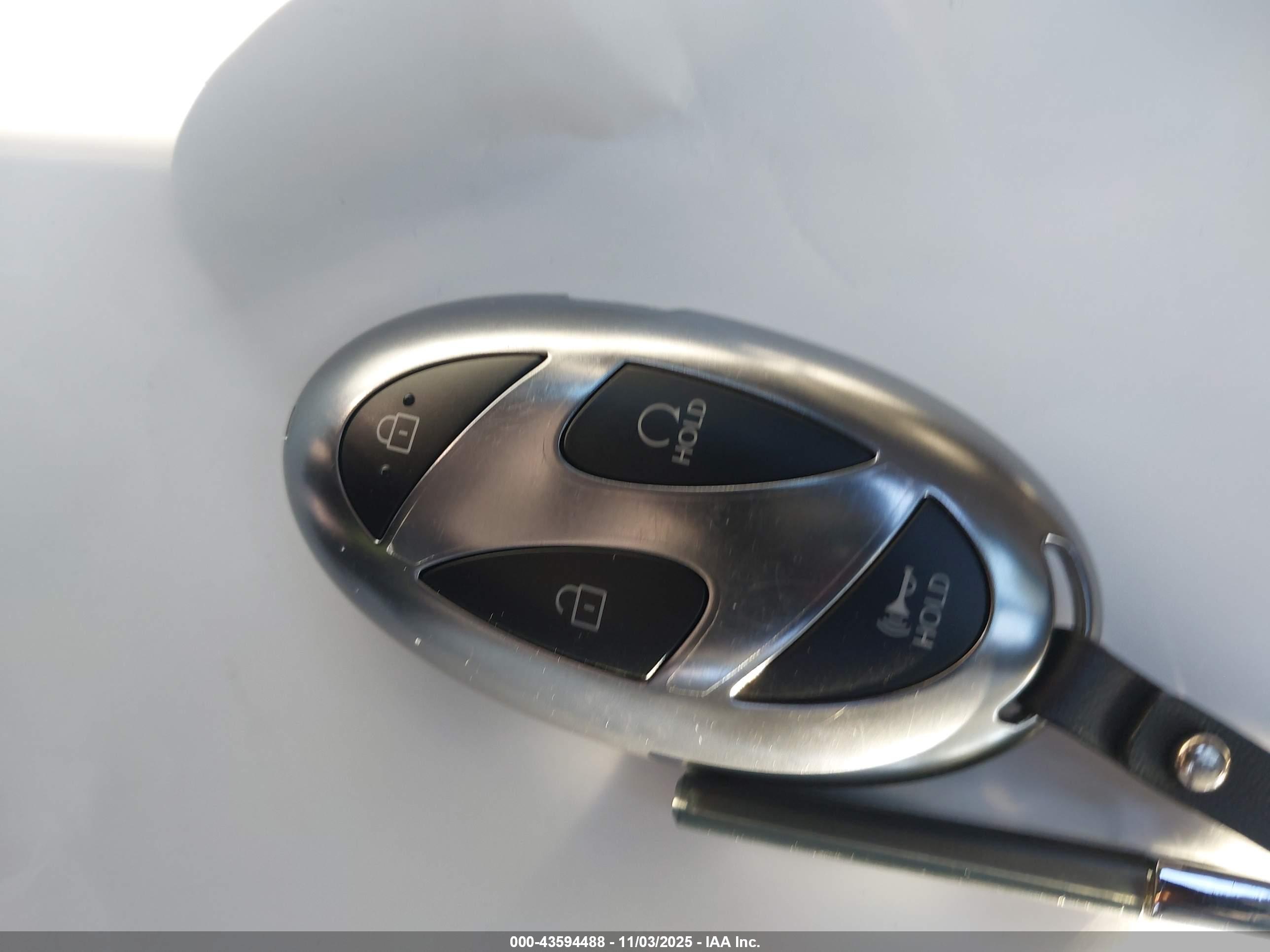 HYUNDAI TUCSON image 11