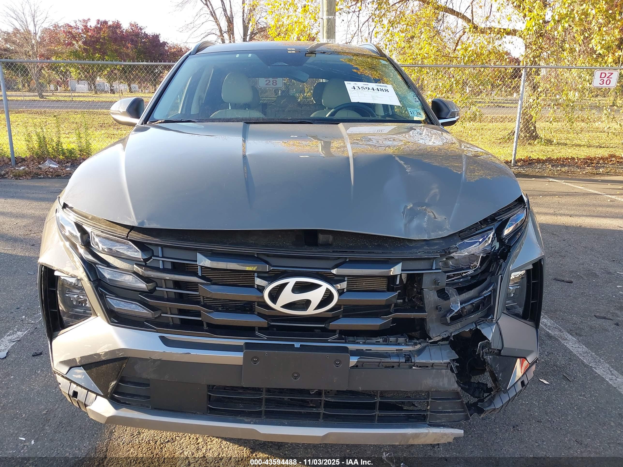HYUNDAI TUCSON image 6