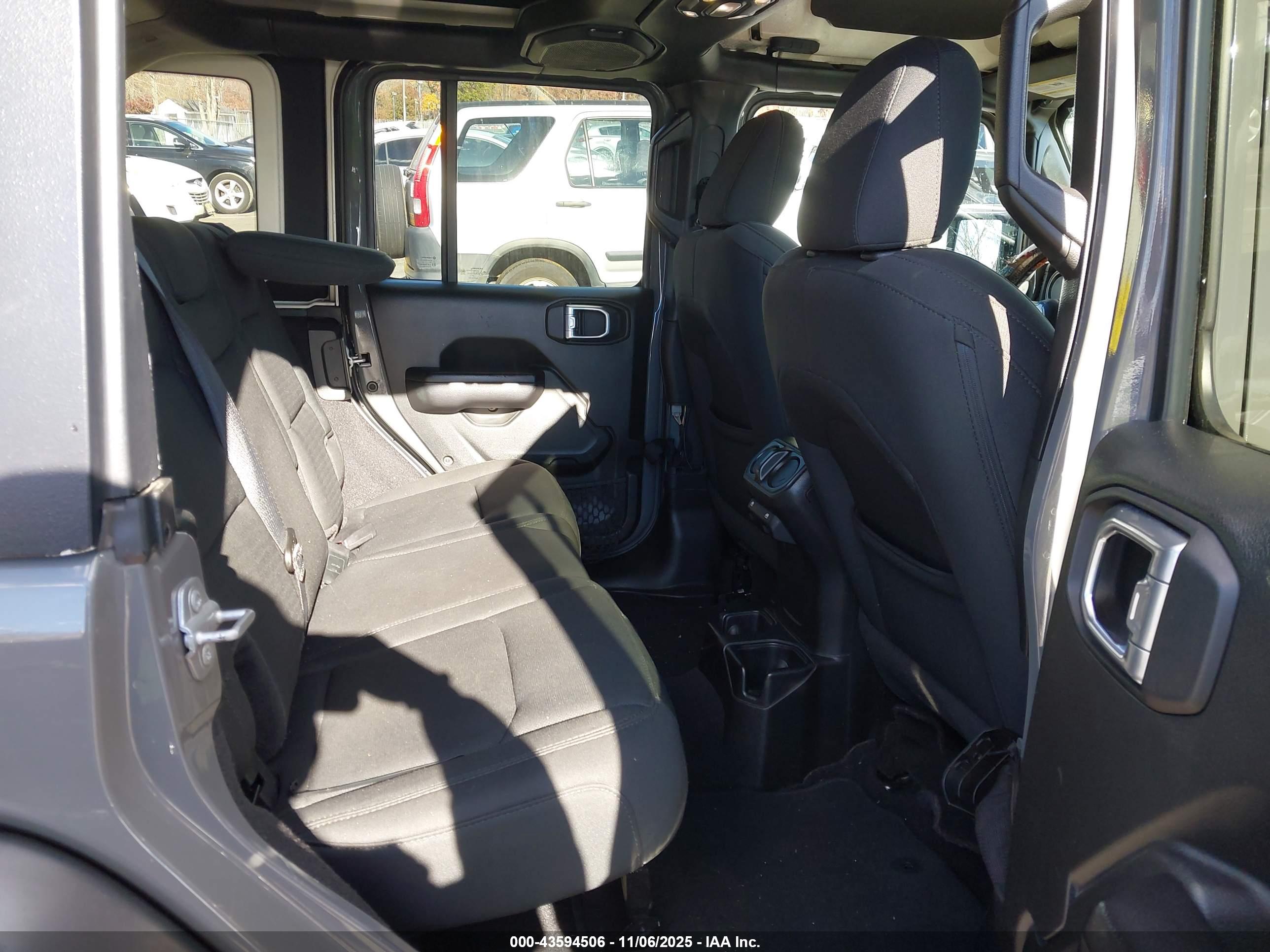 JEEP WRANGLER image 8