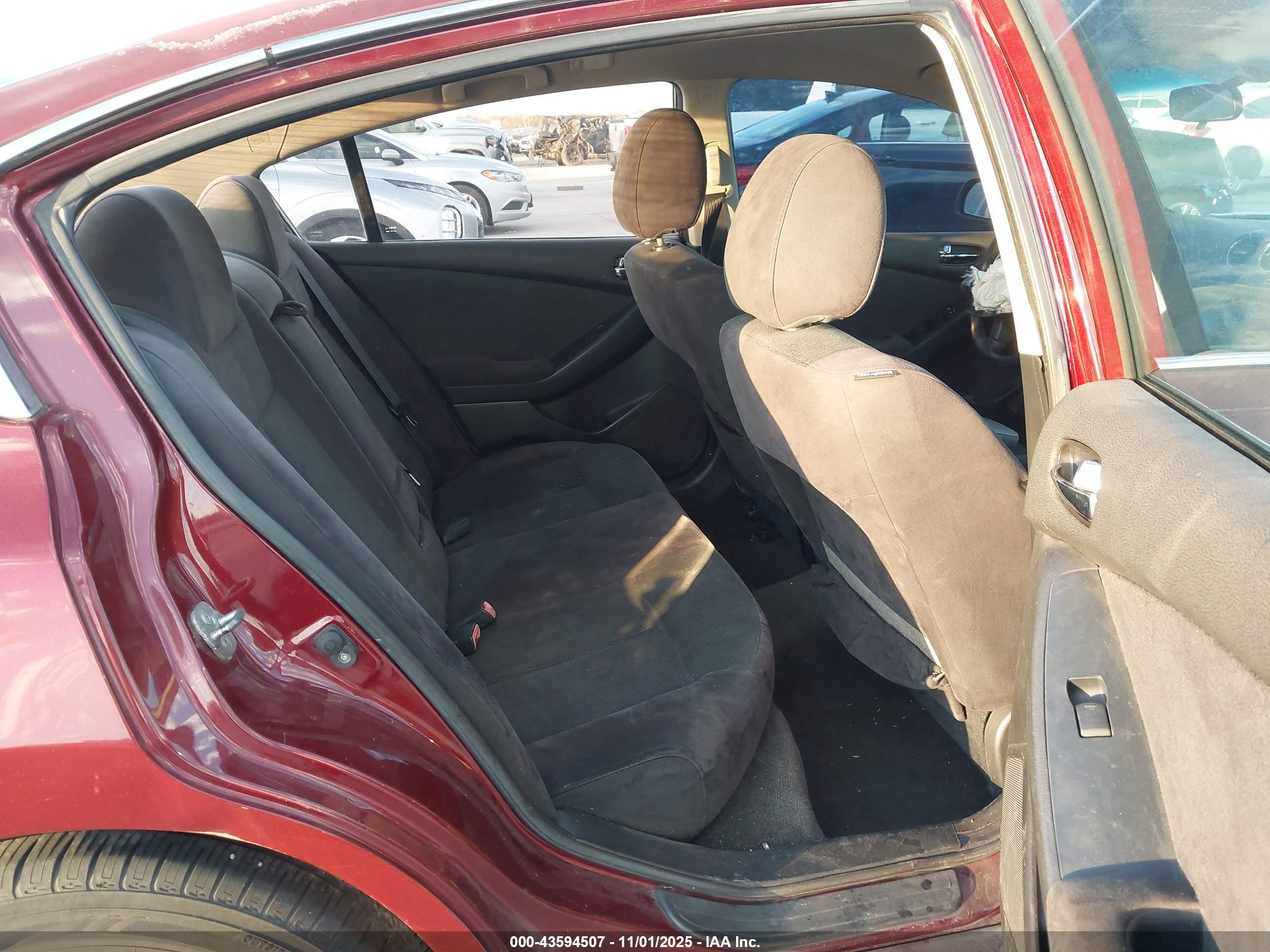 NISSAN ALTIMA image 8