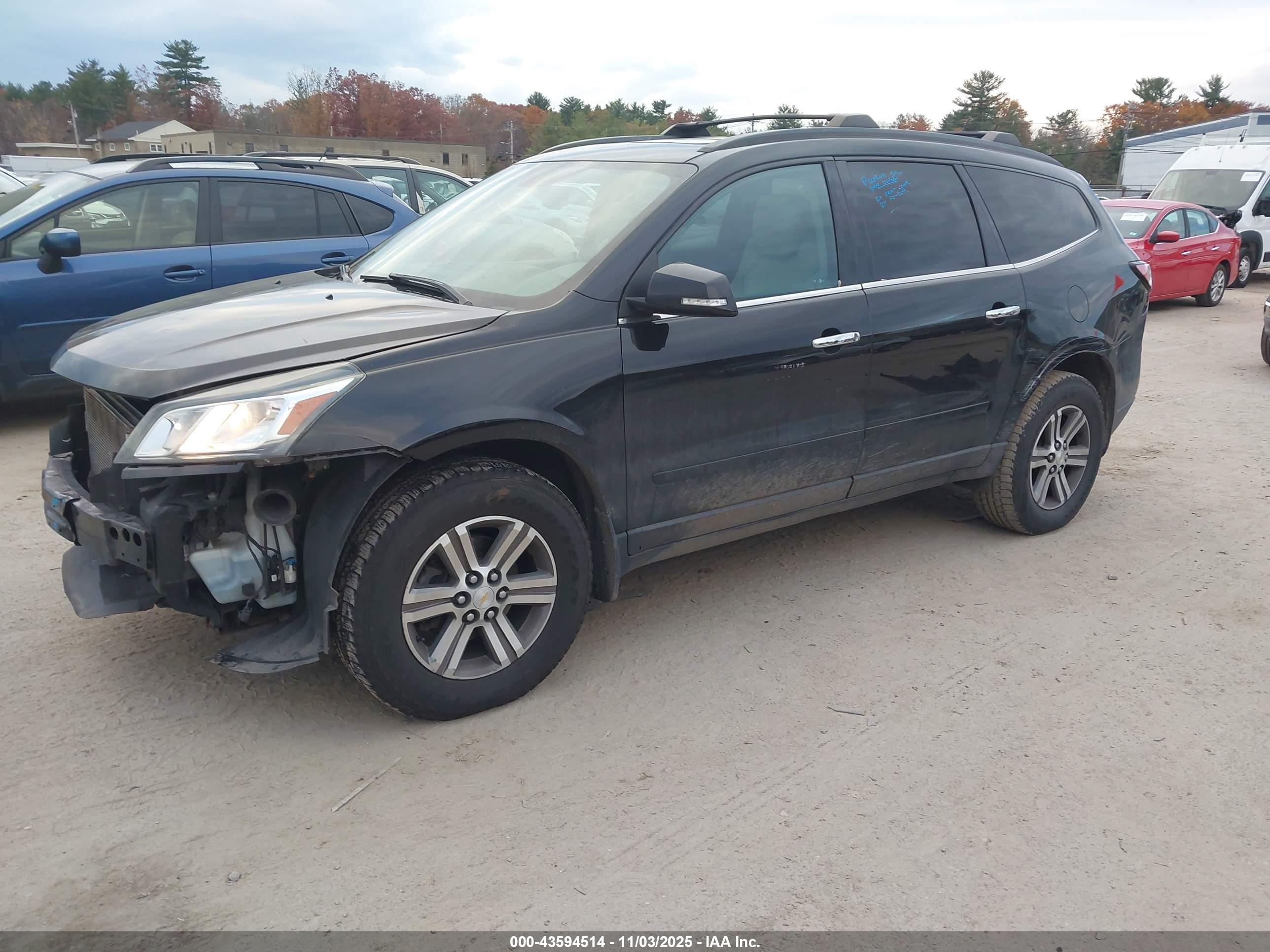 CHEVROLET TRAVERSE image 2
