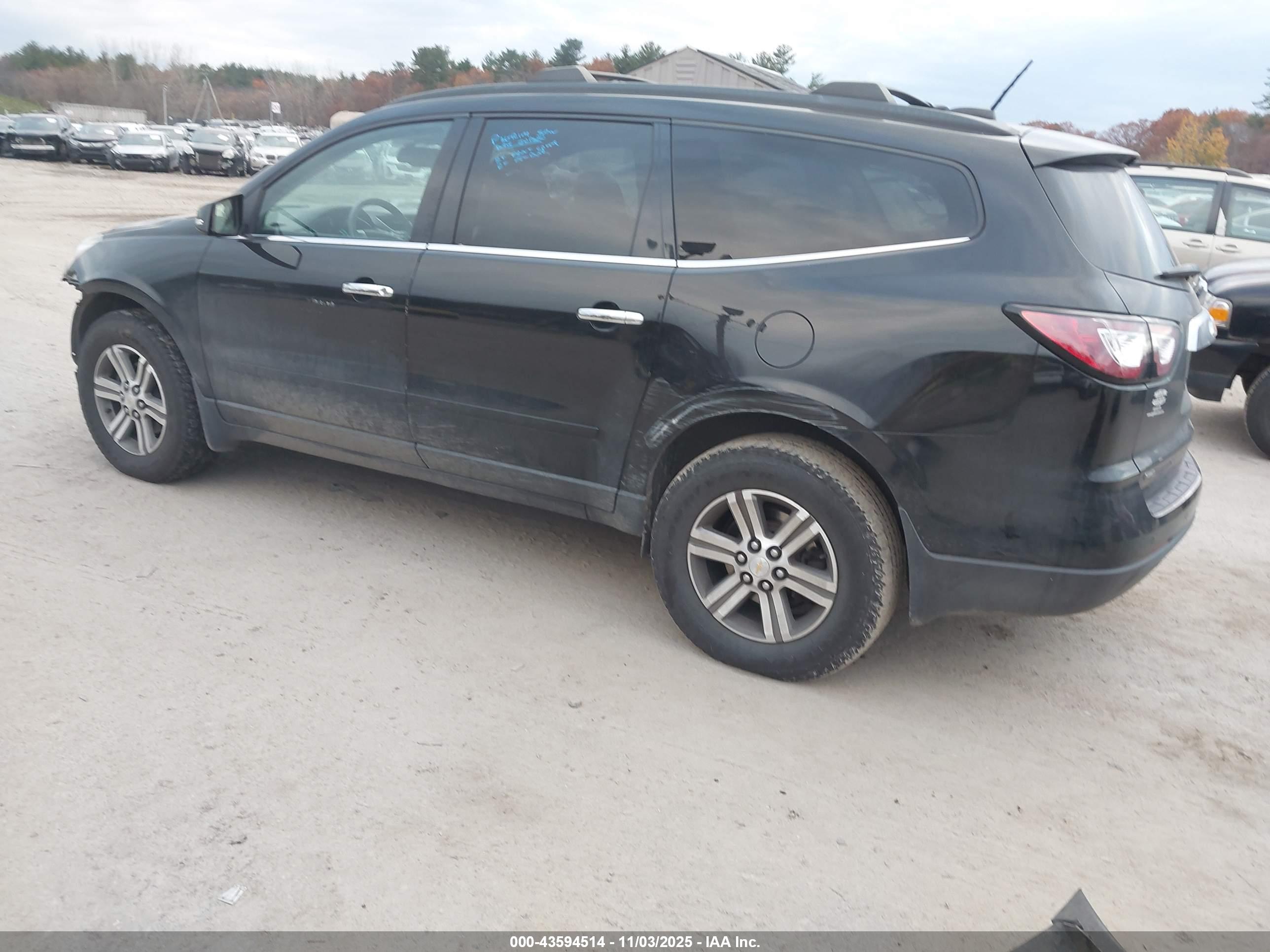CHEVROLET TRAVERSE image 3