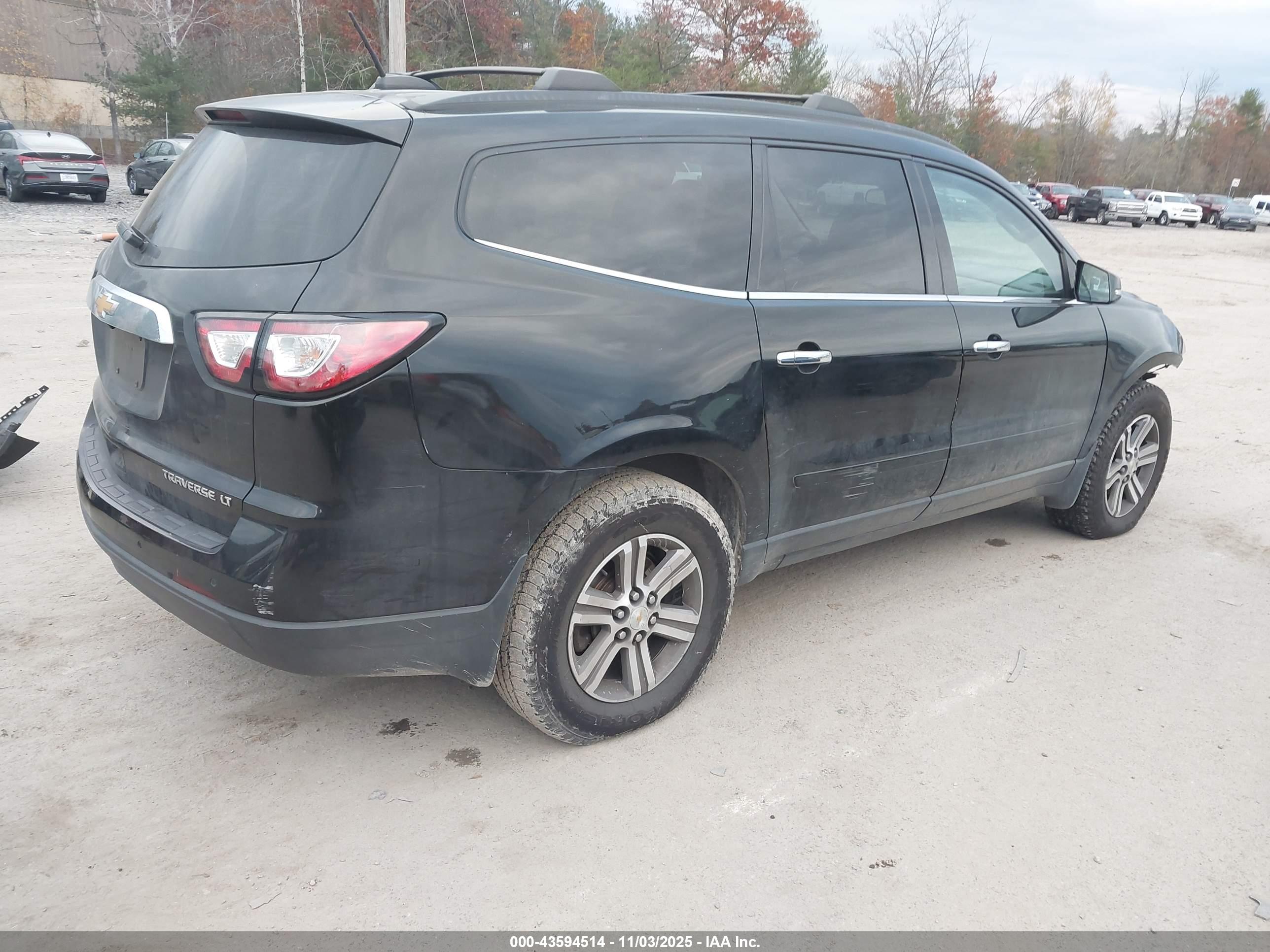 CHEVROLET TRAVERSE image 4