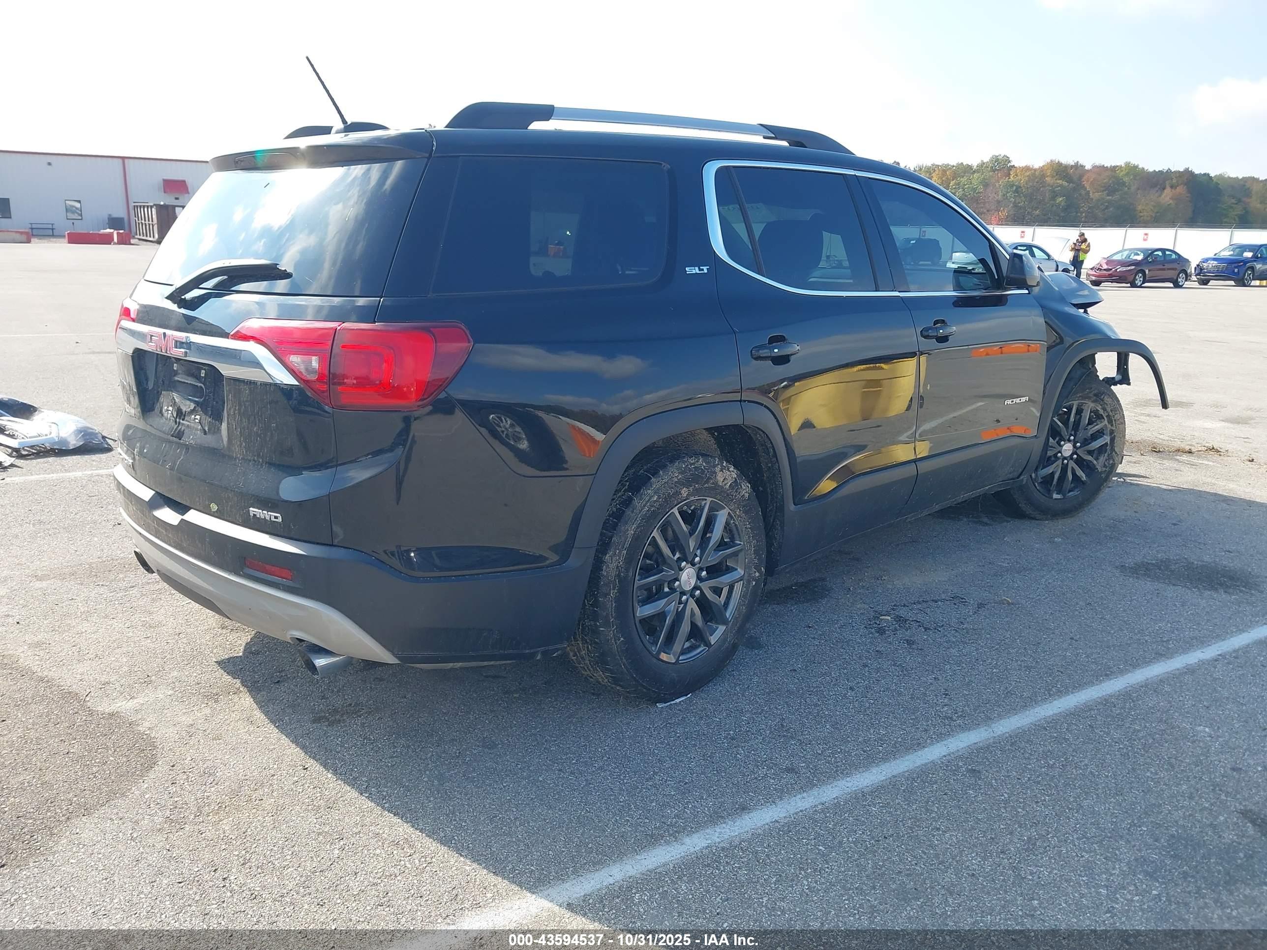 GMC ACADIA image 4