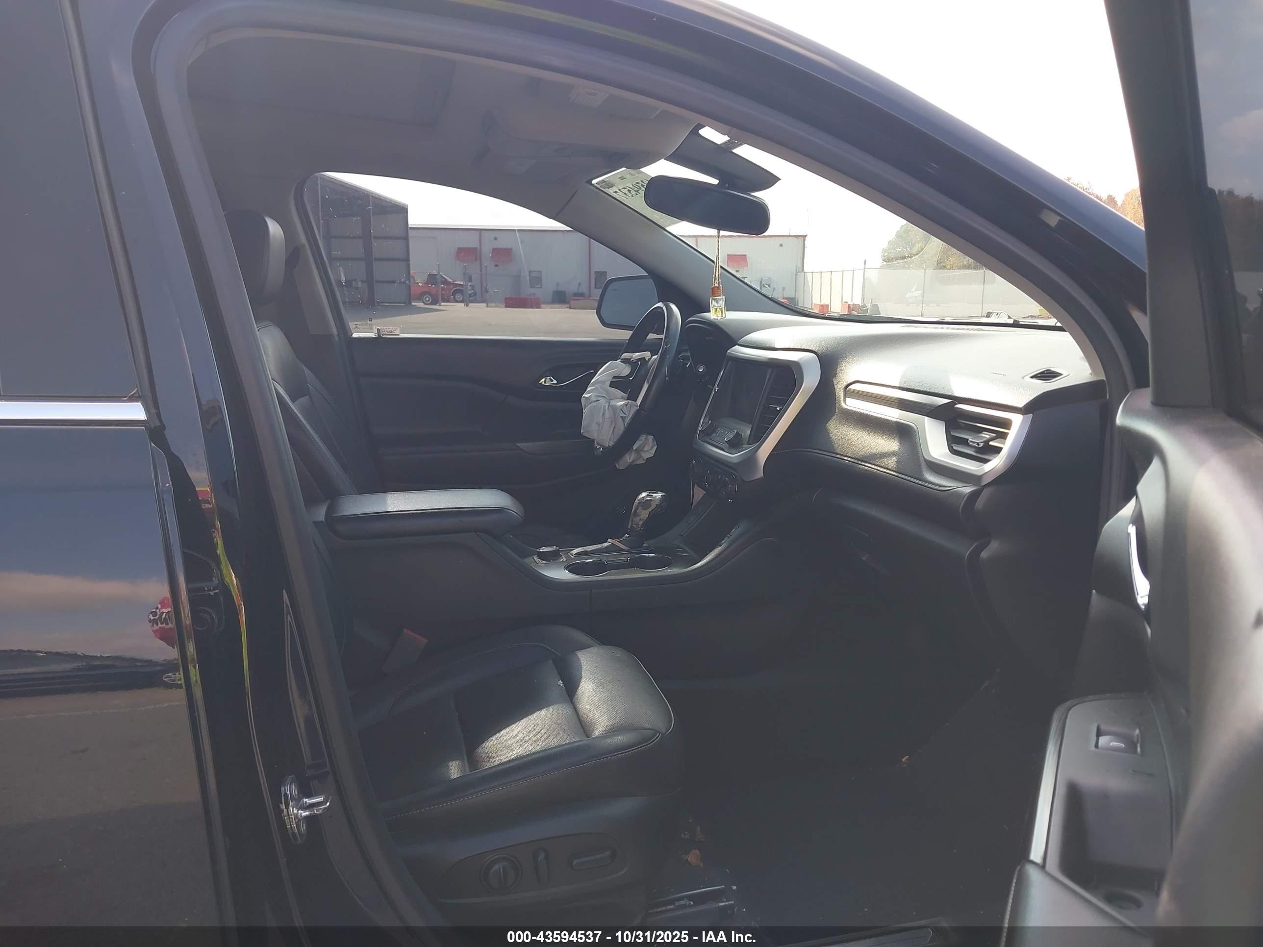 GMC ACADIA image 5