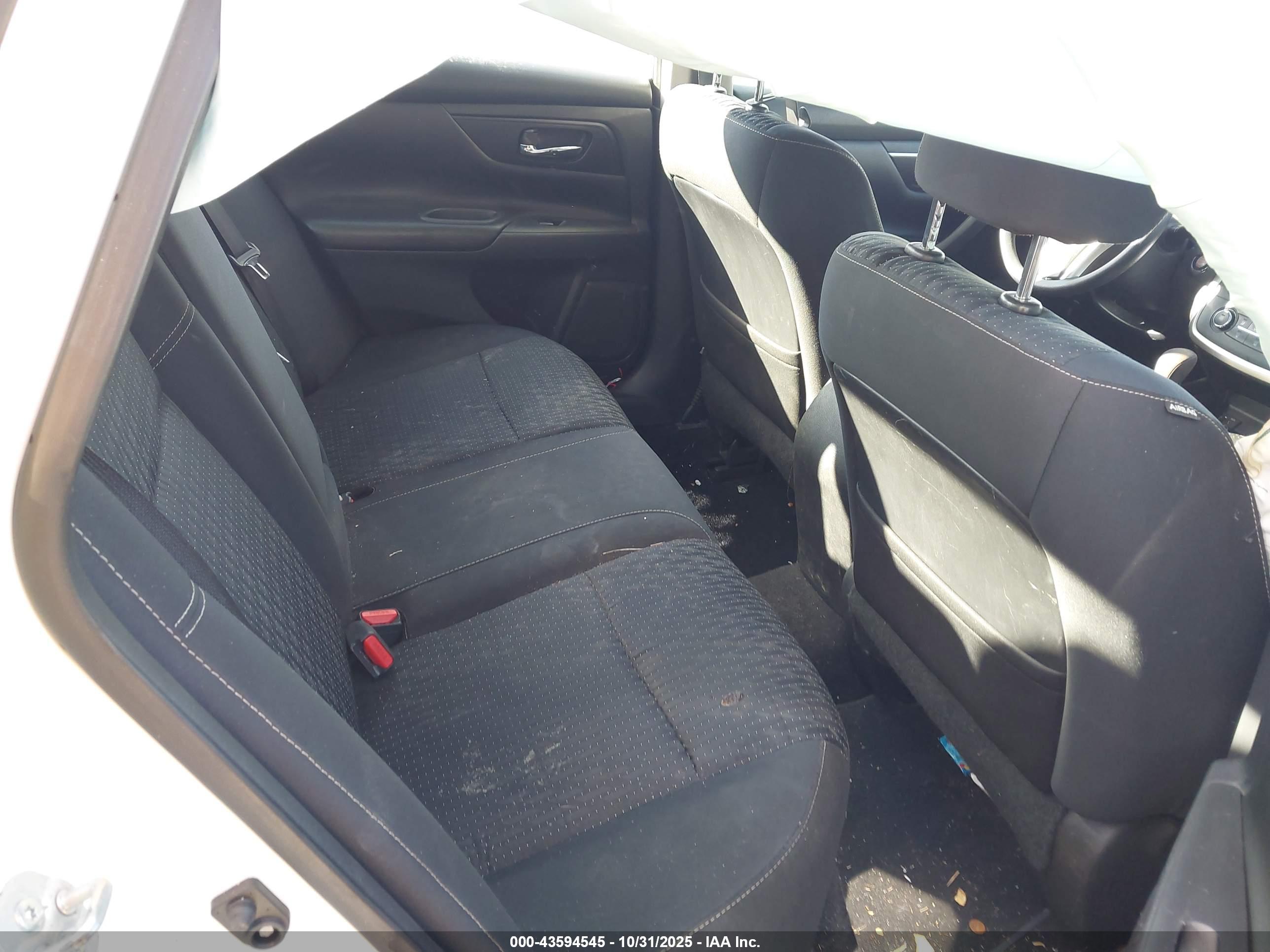 NISSAN ALTIMA image 8