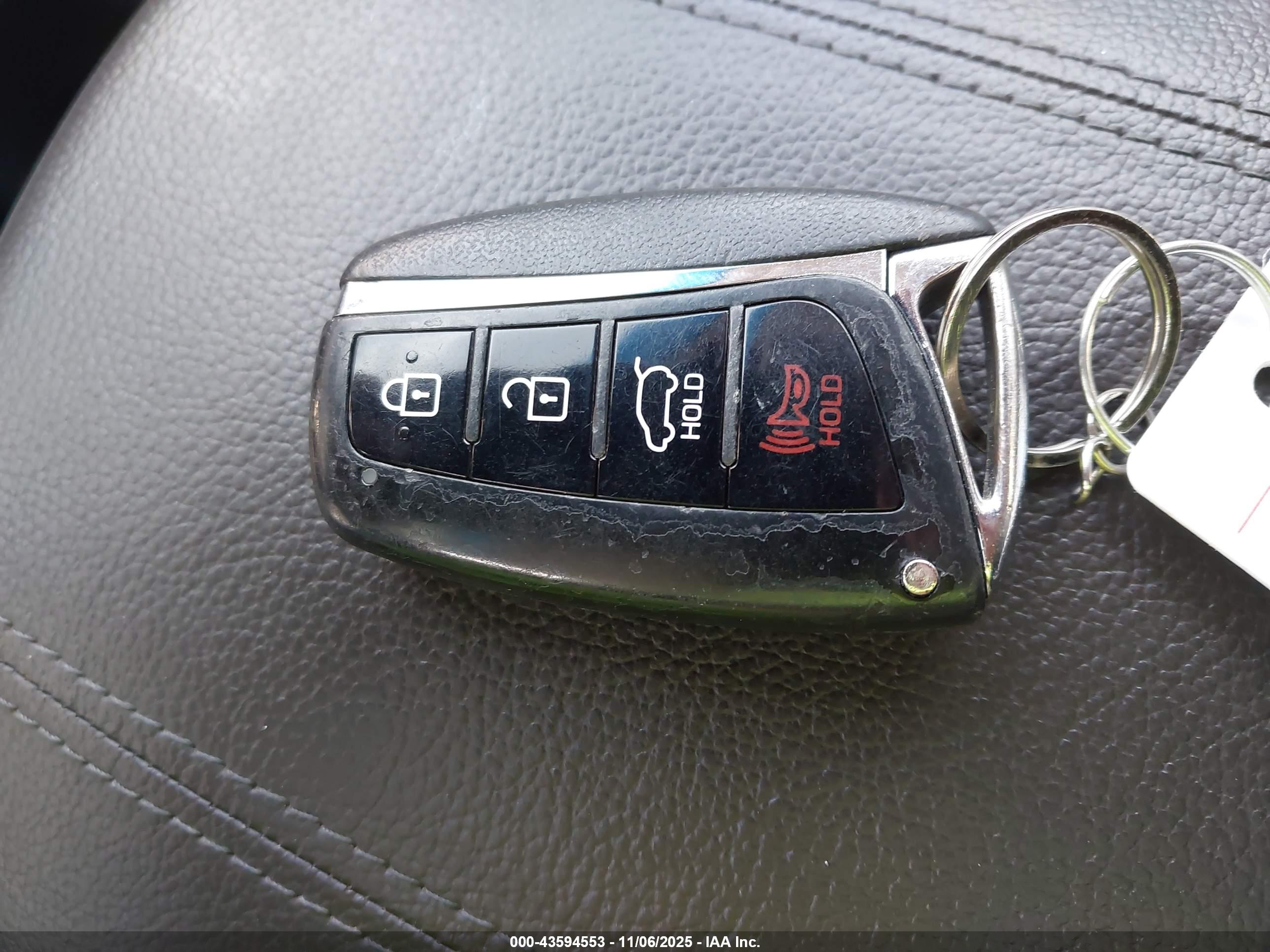 HYUNDAI SANTA image 11