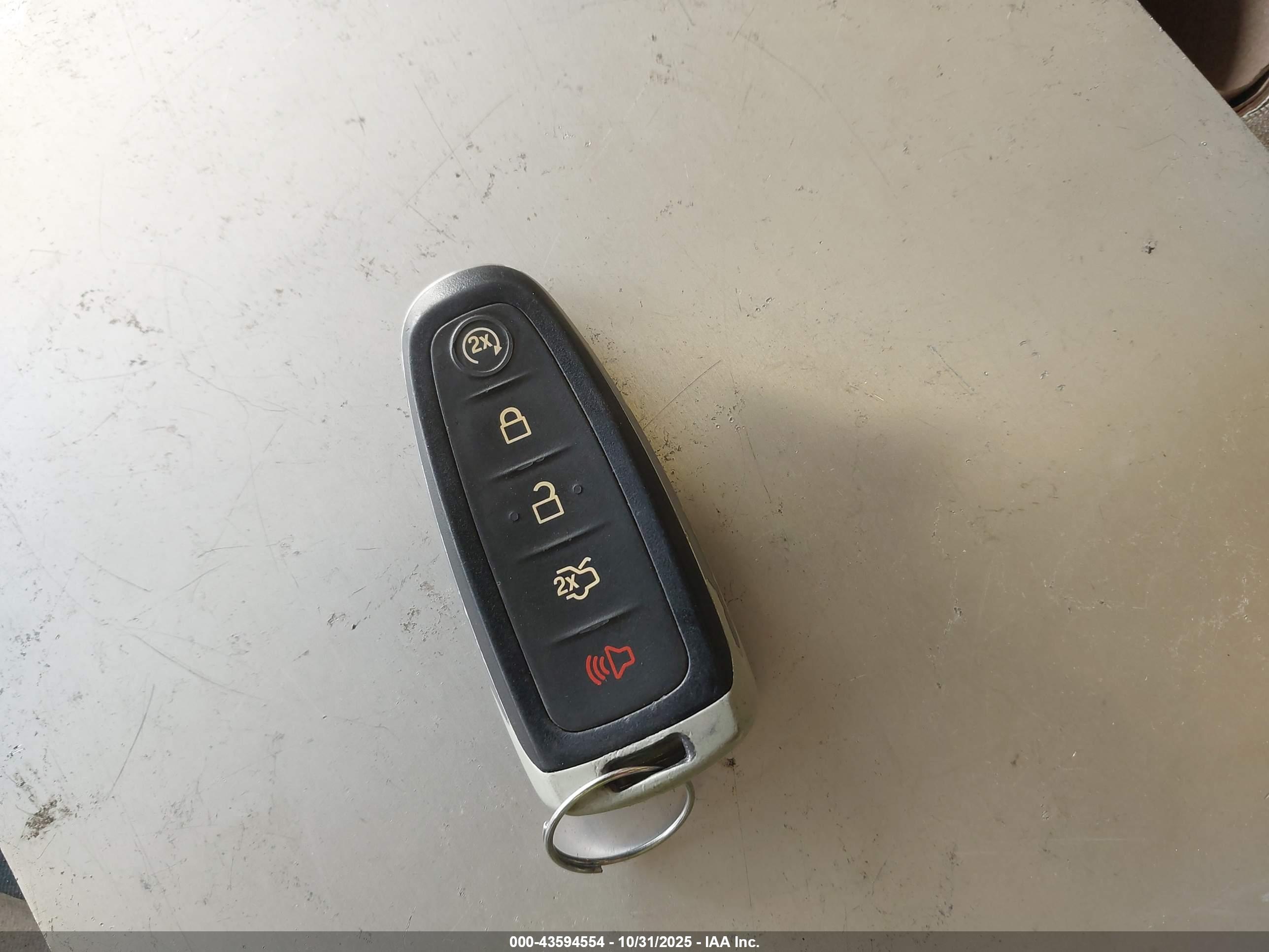 FORD TAURUS image 11