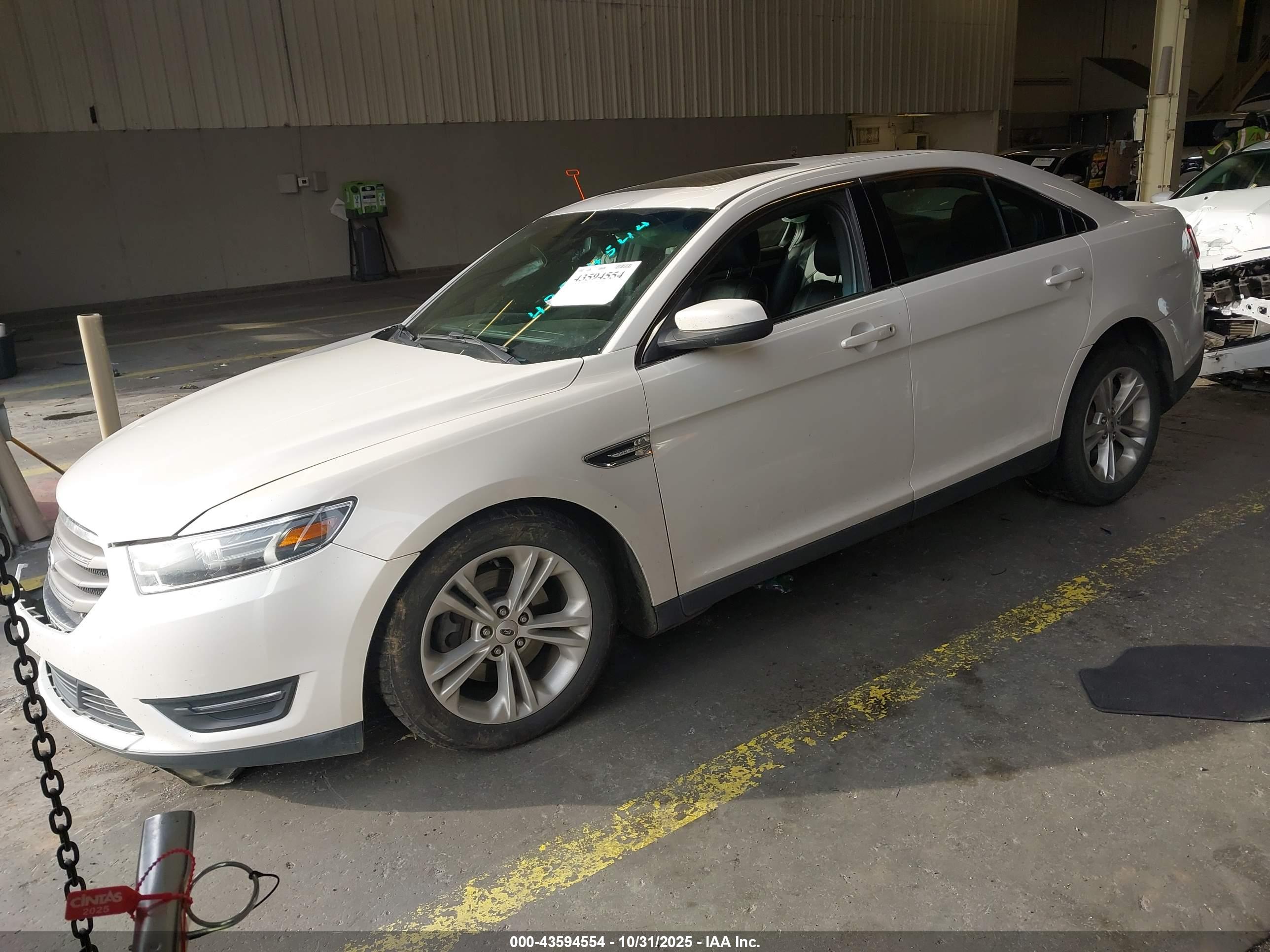 FORD TAURUS image 2