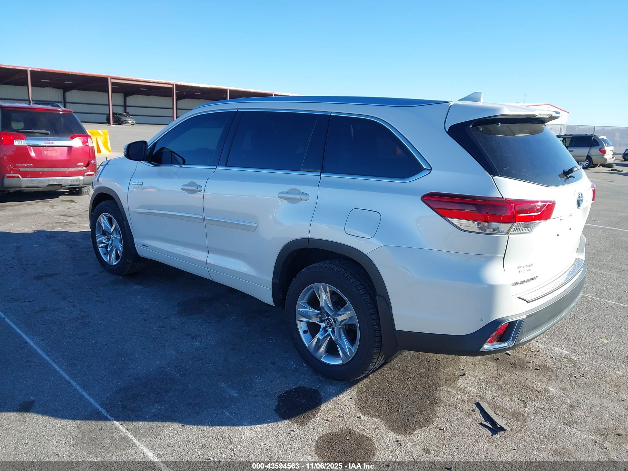 TOYOTA HIGHLANDER image 3