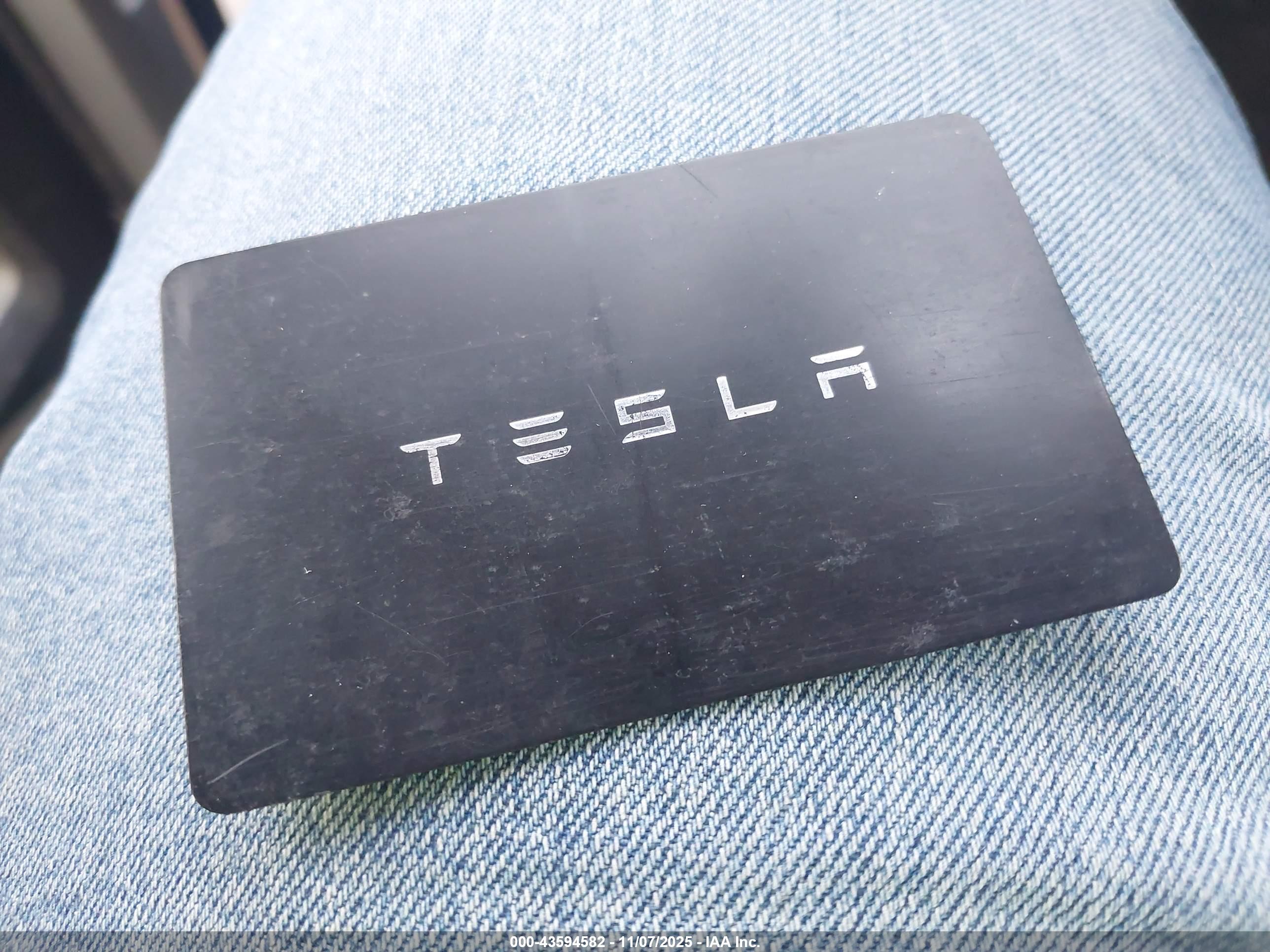 TESLA MODEL image 11
