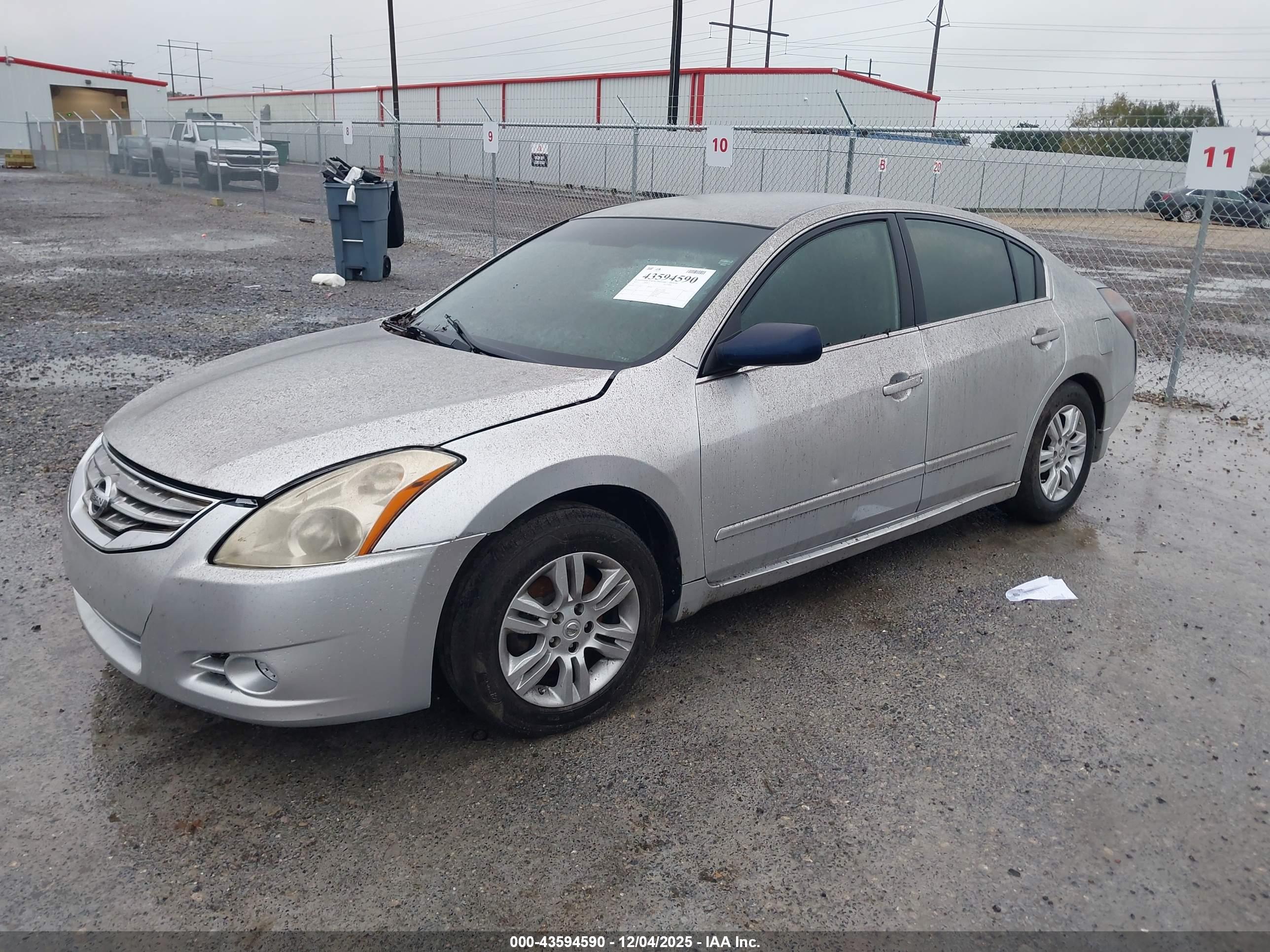 NISSAN ALTIMA image 2