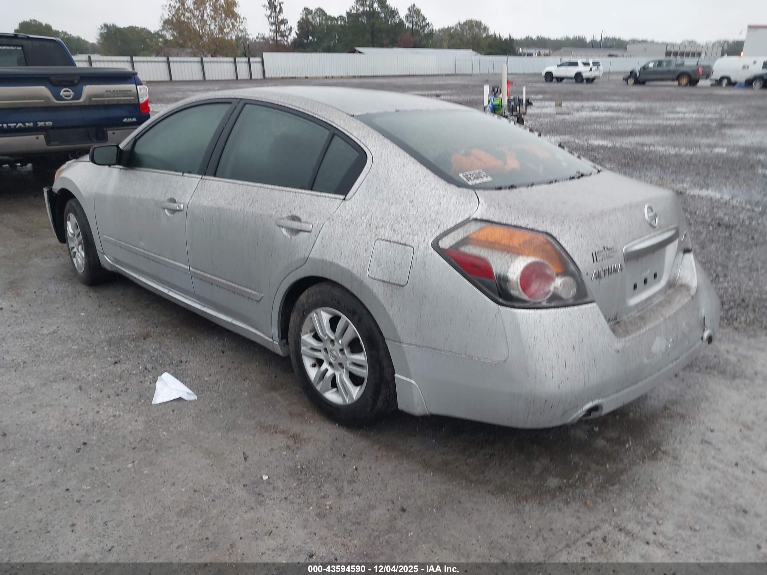 NISSAN ALTIMA image 3