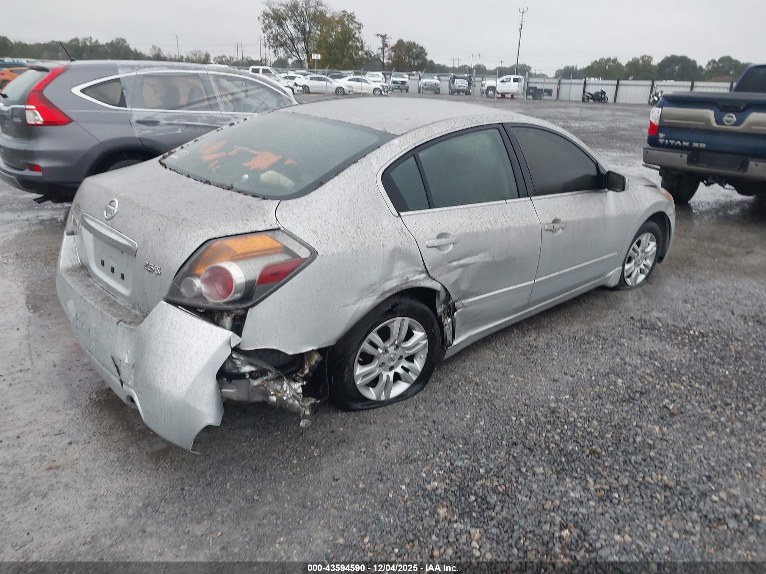 NISSAN ALTIMA image 4