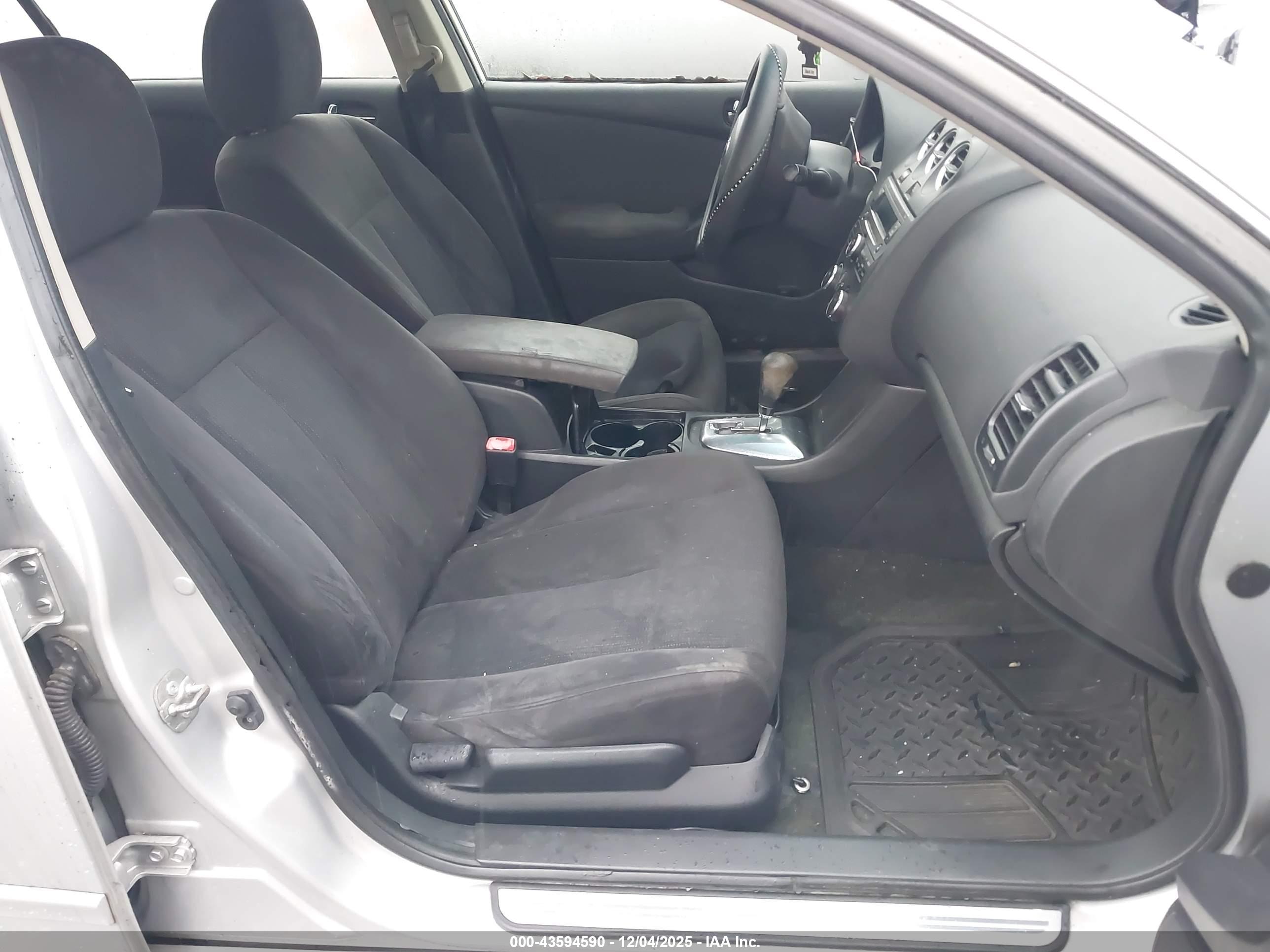 NISSAN ALTIMA image 5