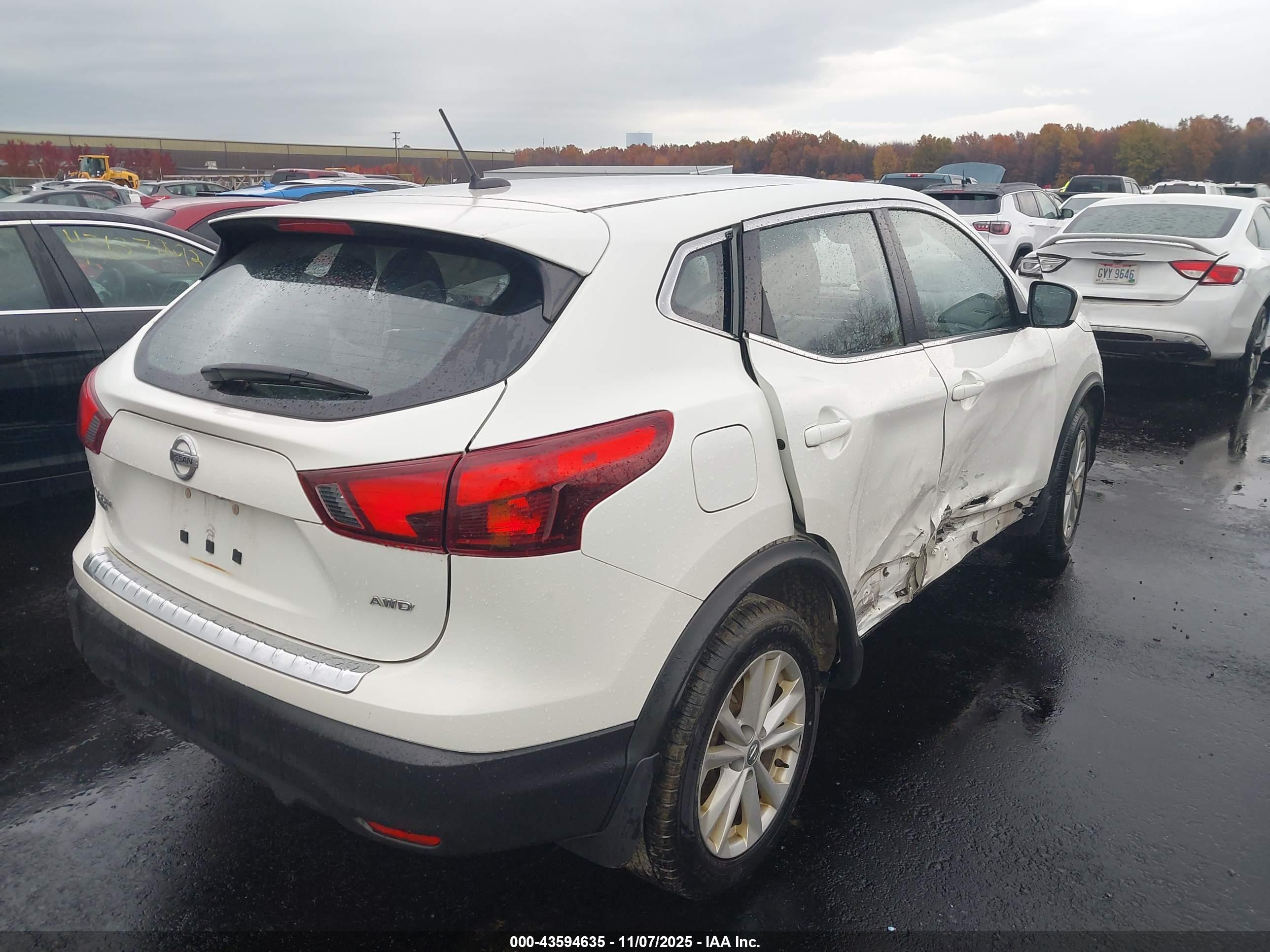NISSAN ROGUE image 4